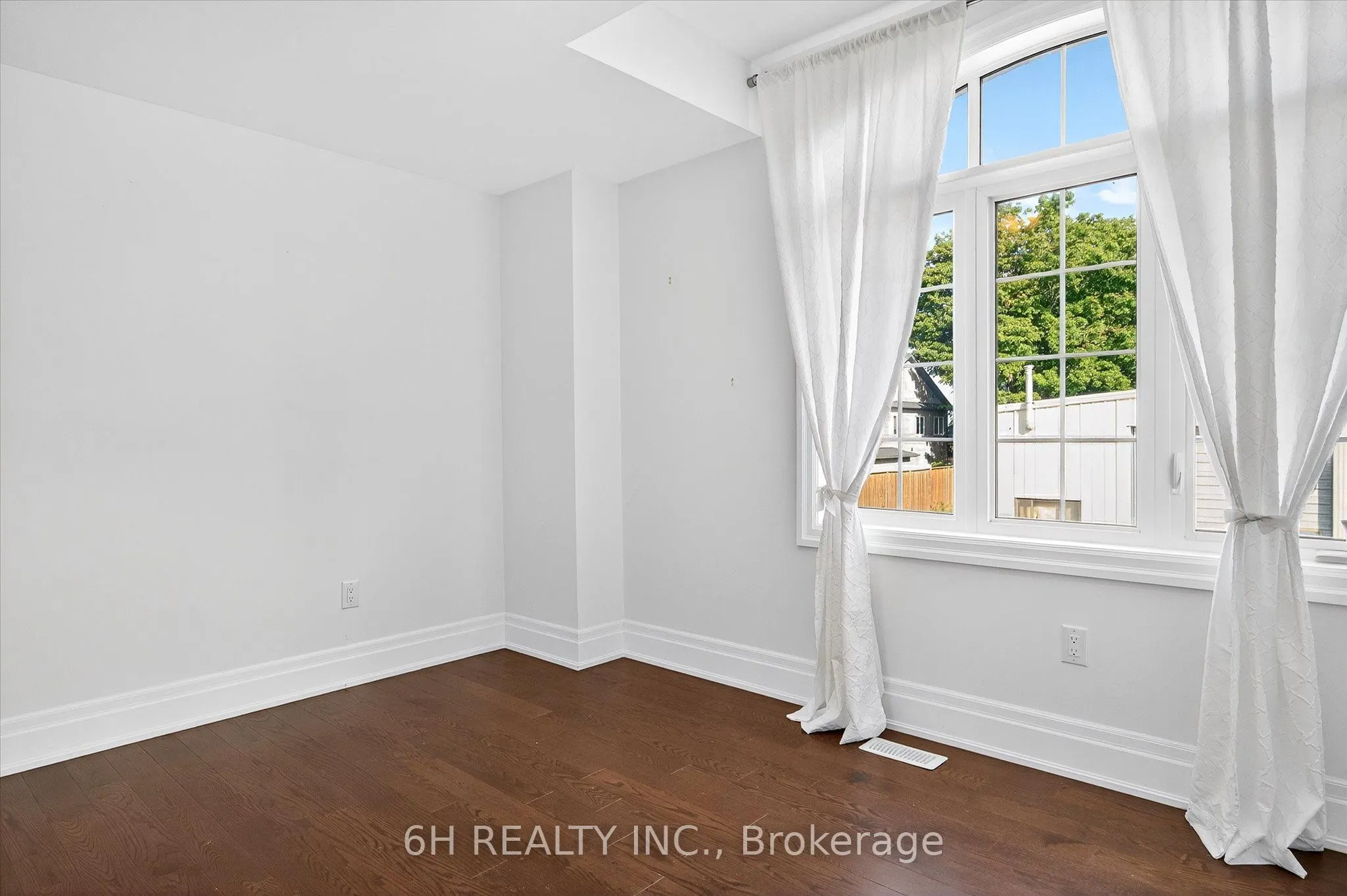 14 FERNRIDGE Heights