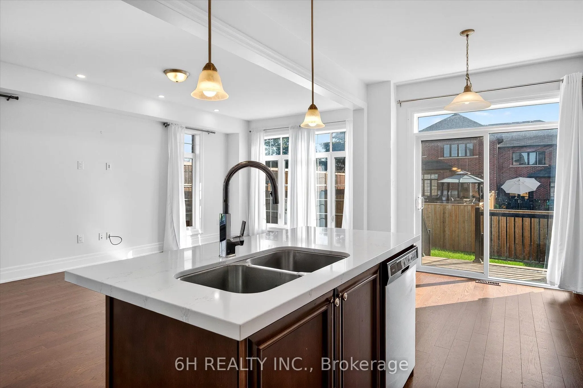 14 FERNRIDGE Heights