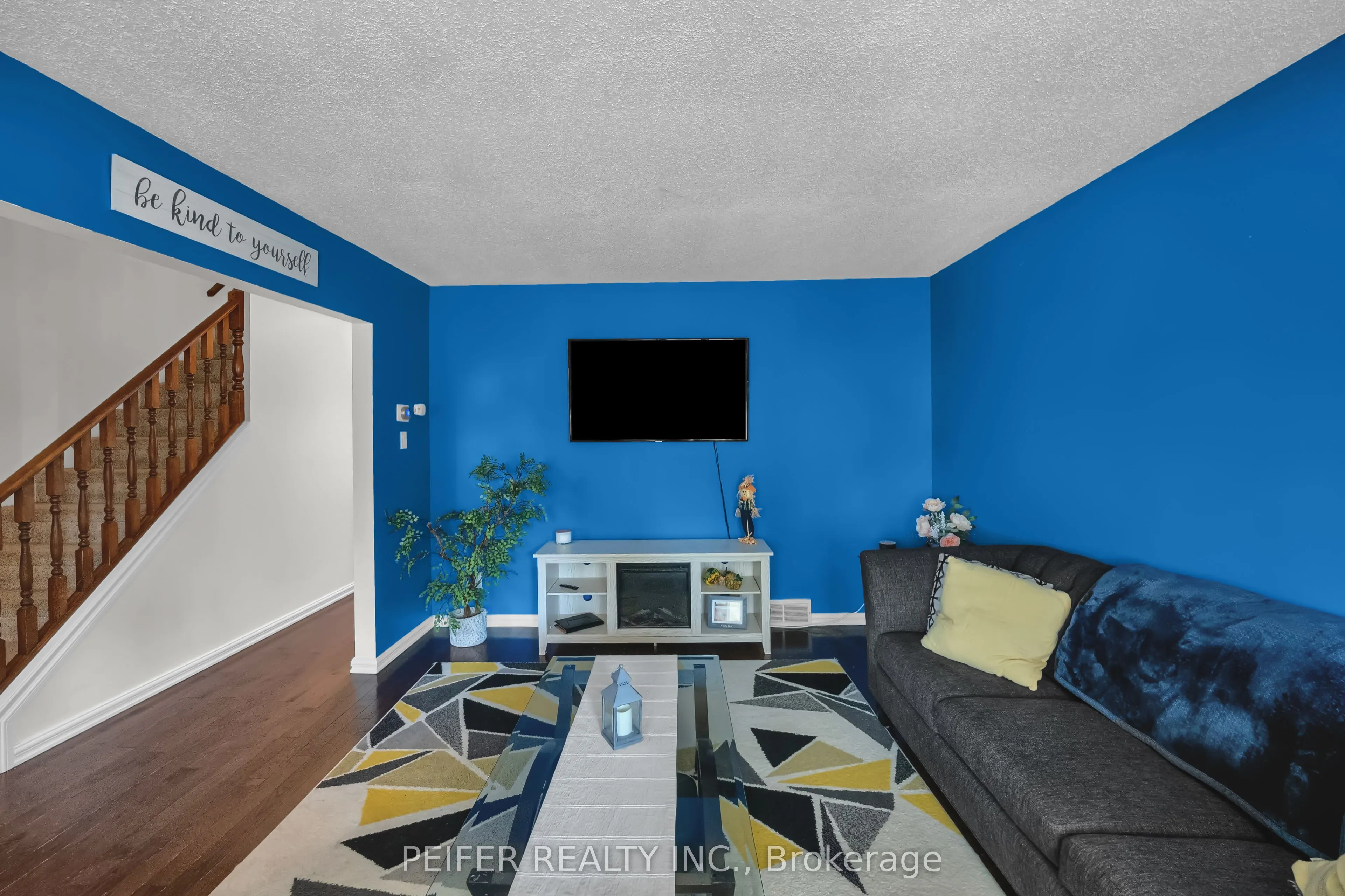 12 Phair Crescent