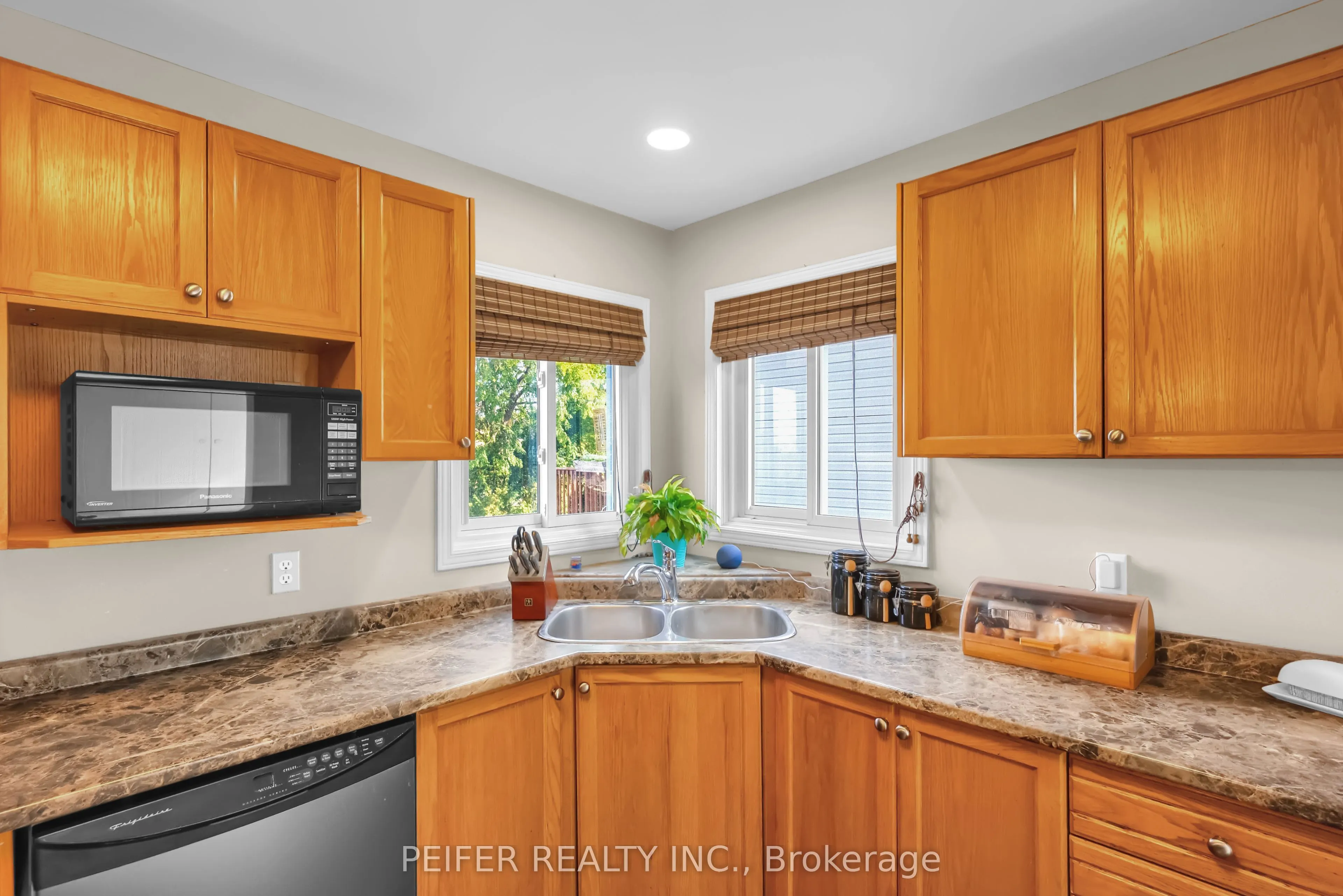 12 Phair Crescent