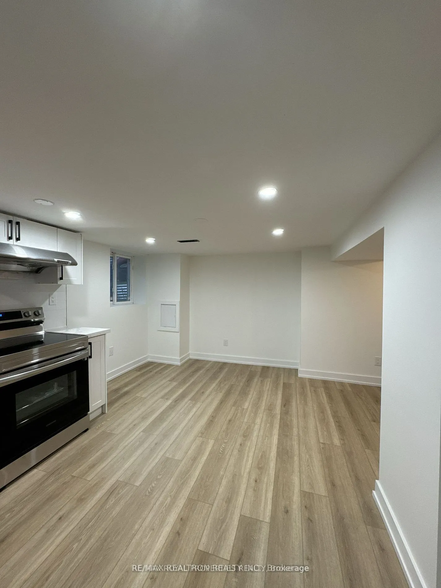 293 E 17th Street