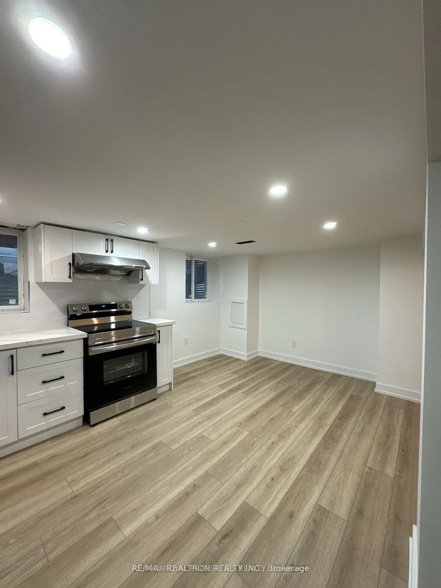 293 E 17th Street