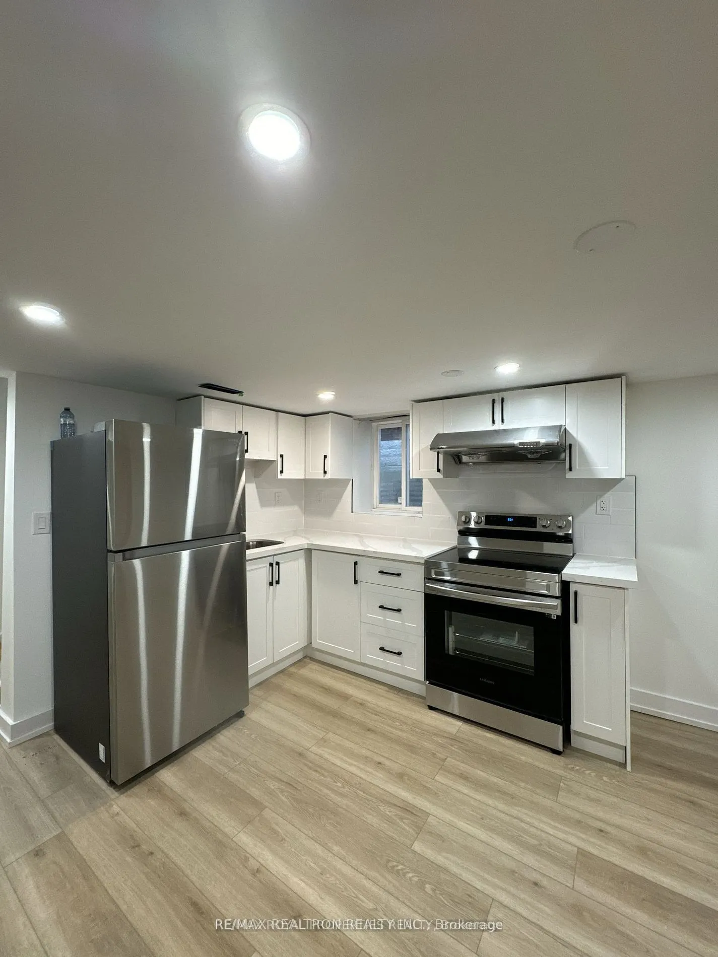 293 E 17th Street