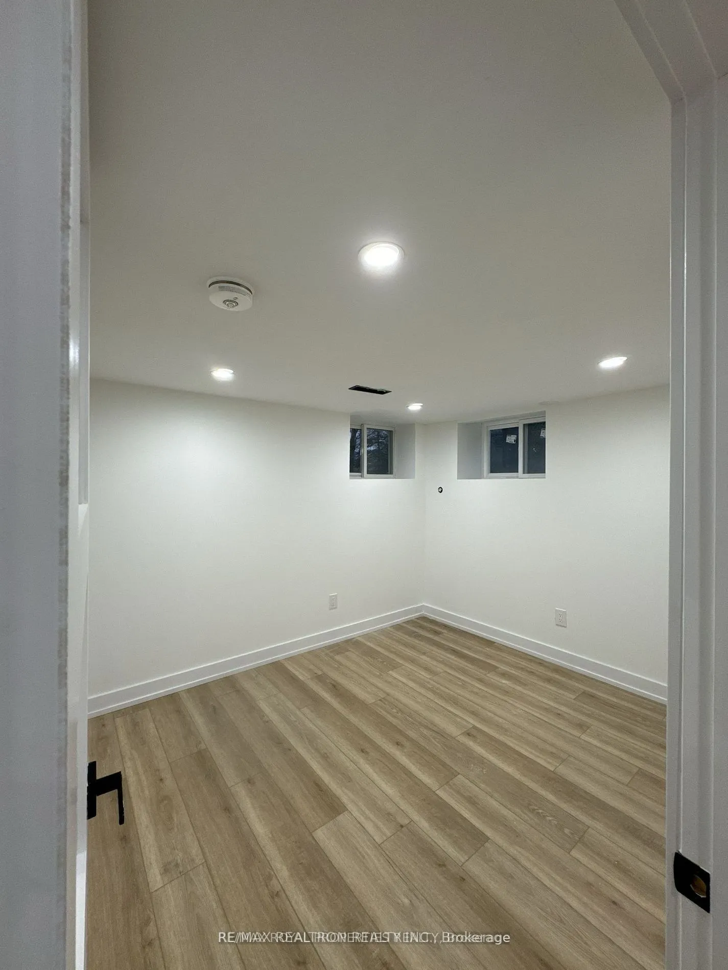 293 E 17th Street