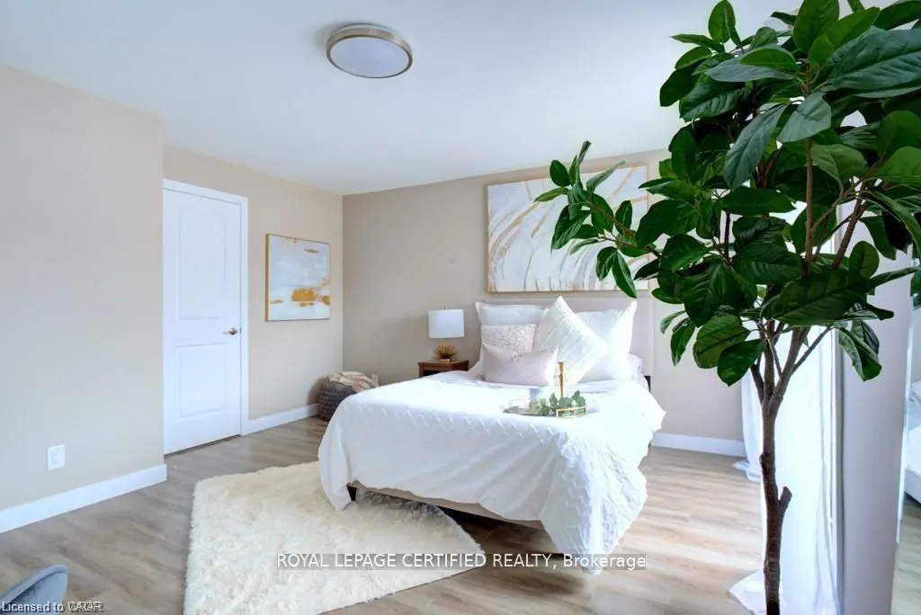 439 Athlone Avenue, #33
