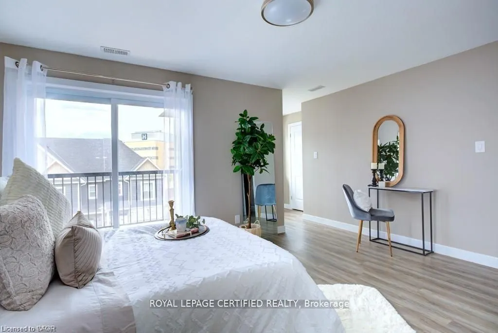 439 Athlone Avenue, #33
