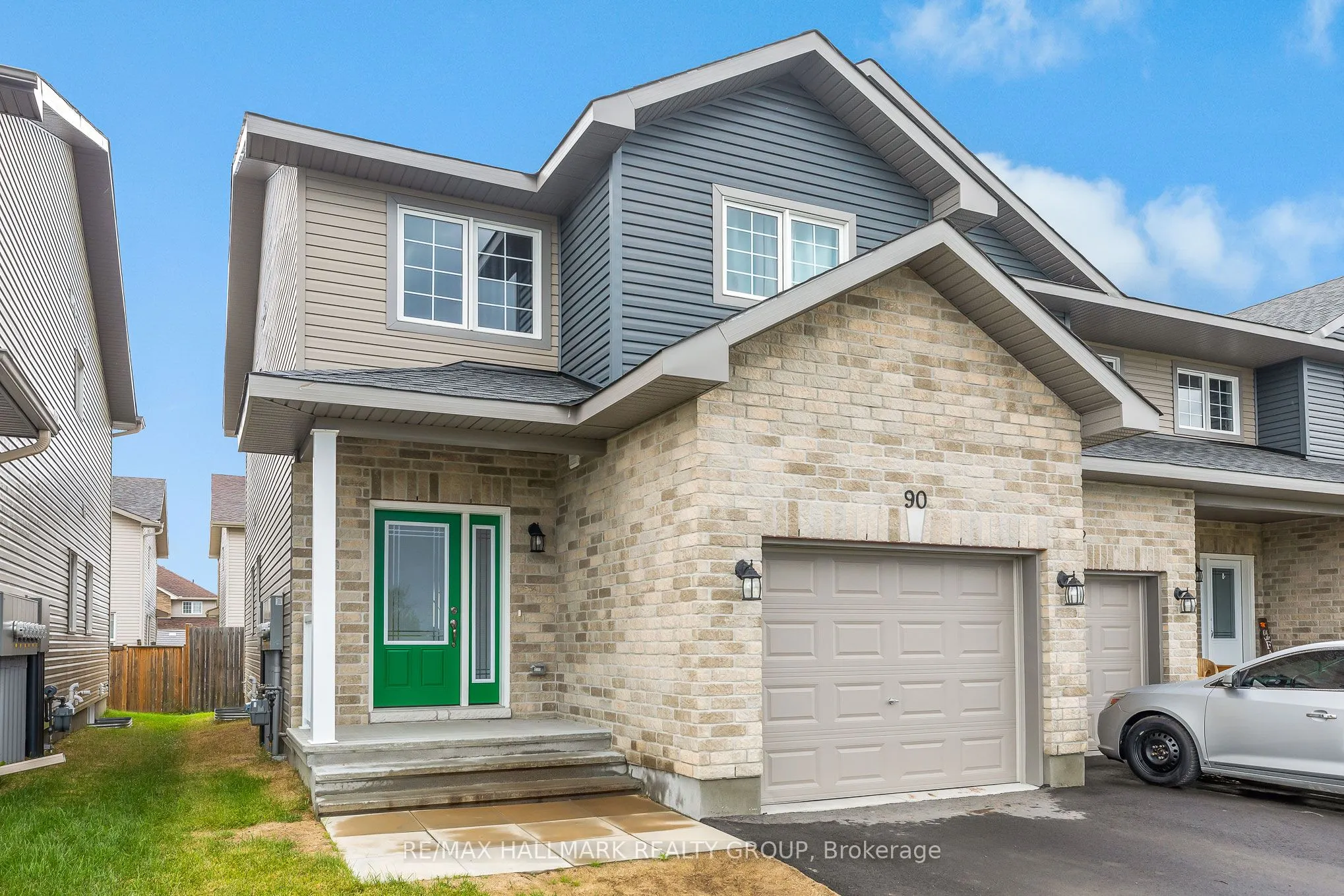 90 Vimy Ridge Crescent