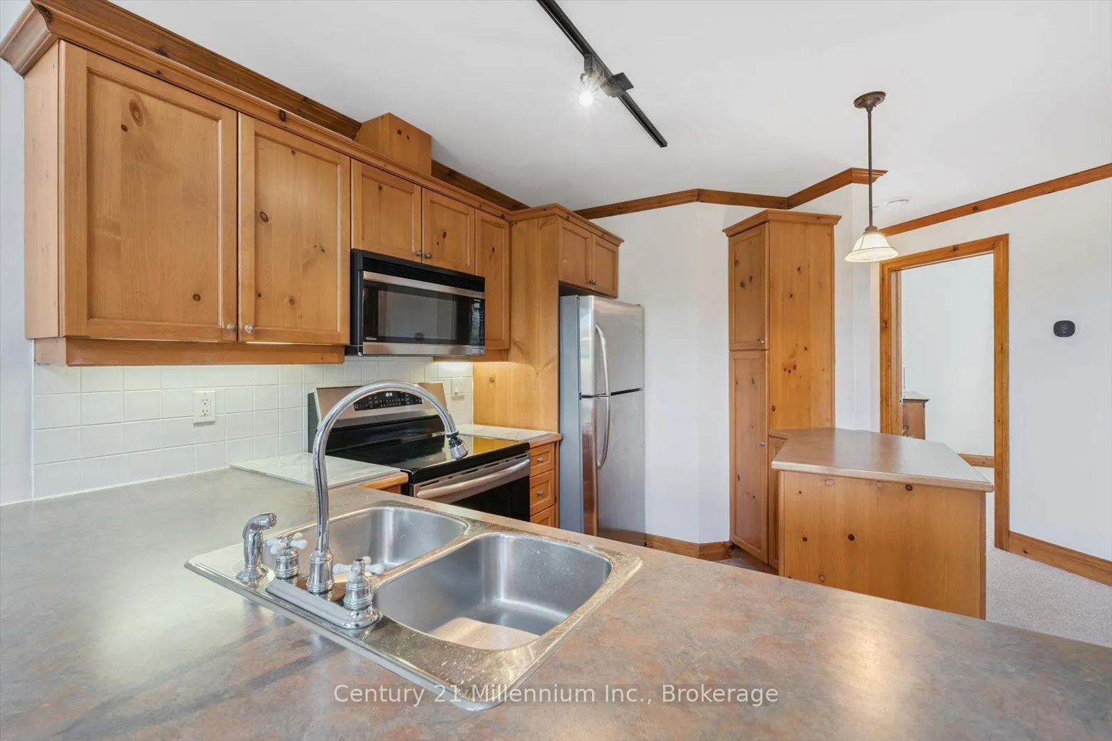 184 Snowbridge Way, #219