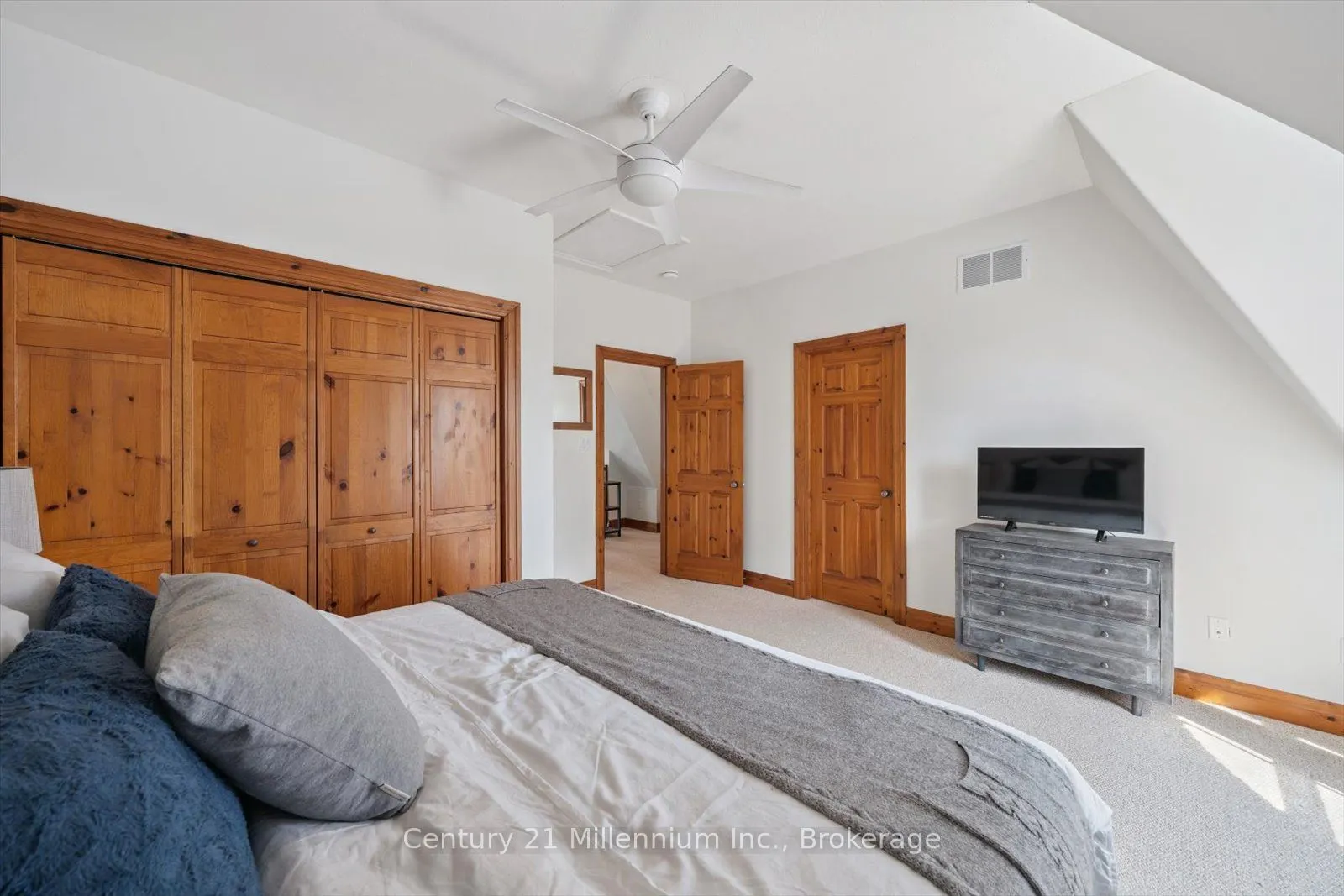 184 Snowbridge Way, #219