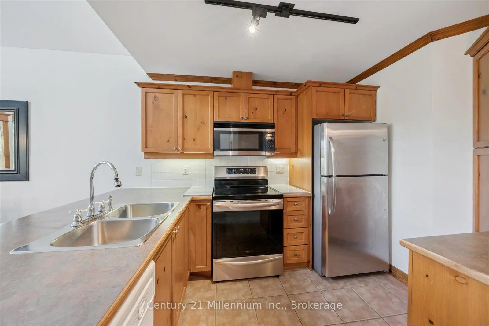 184 Snowbridge Way, #219