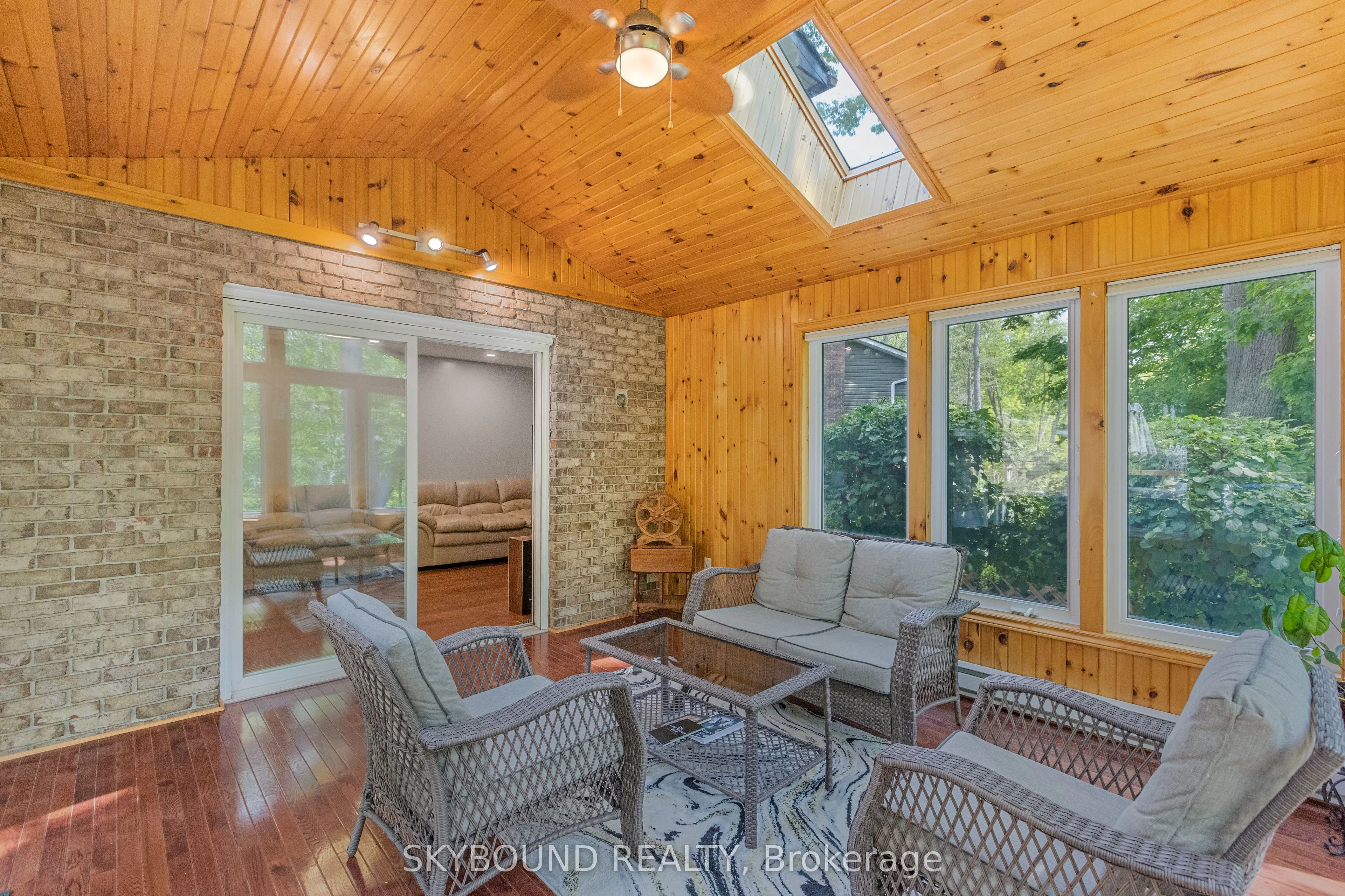6 Roselawn Court