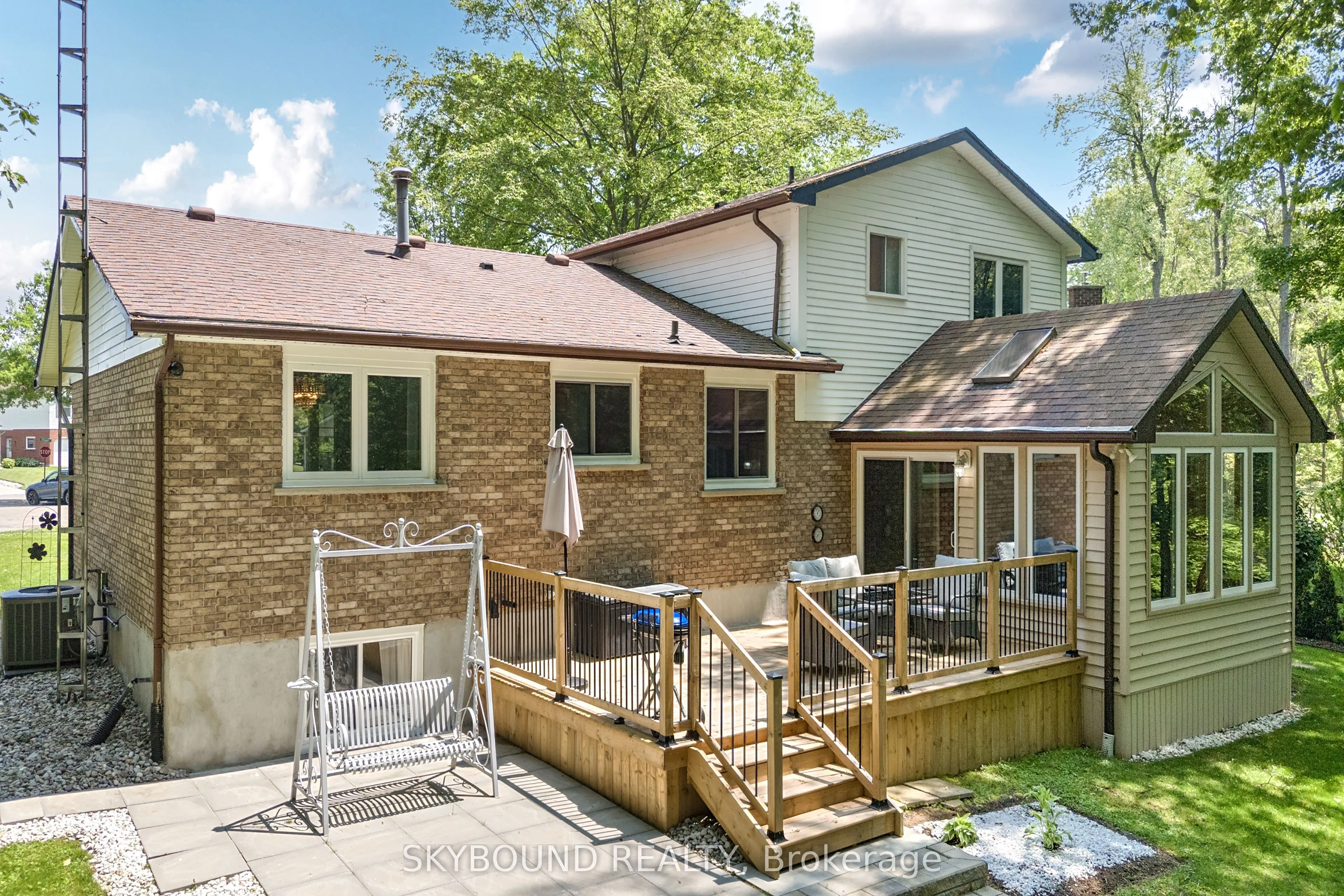 6 Roselawn Court