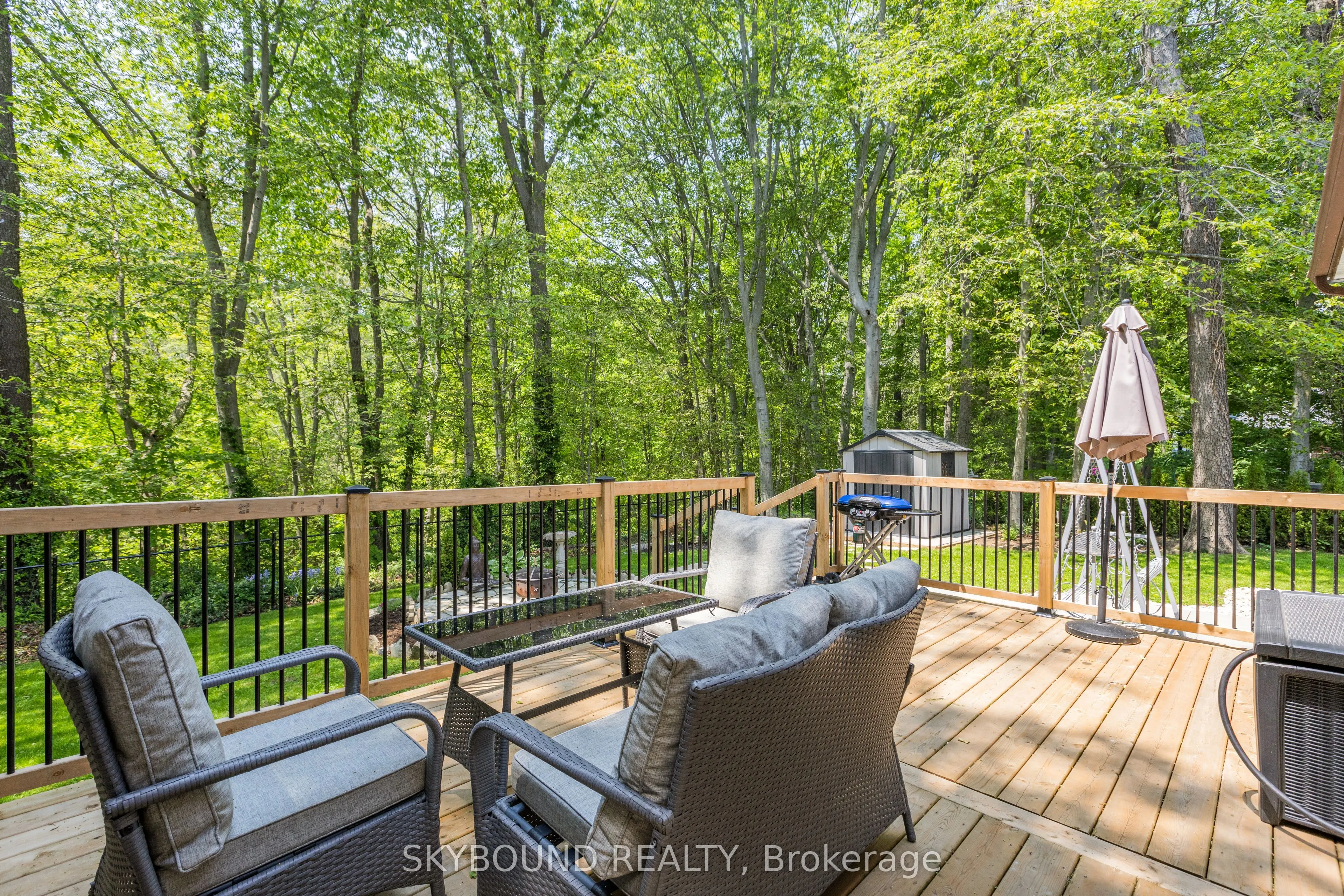 6 Roselawn Court