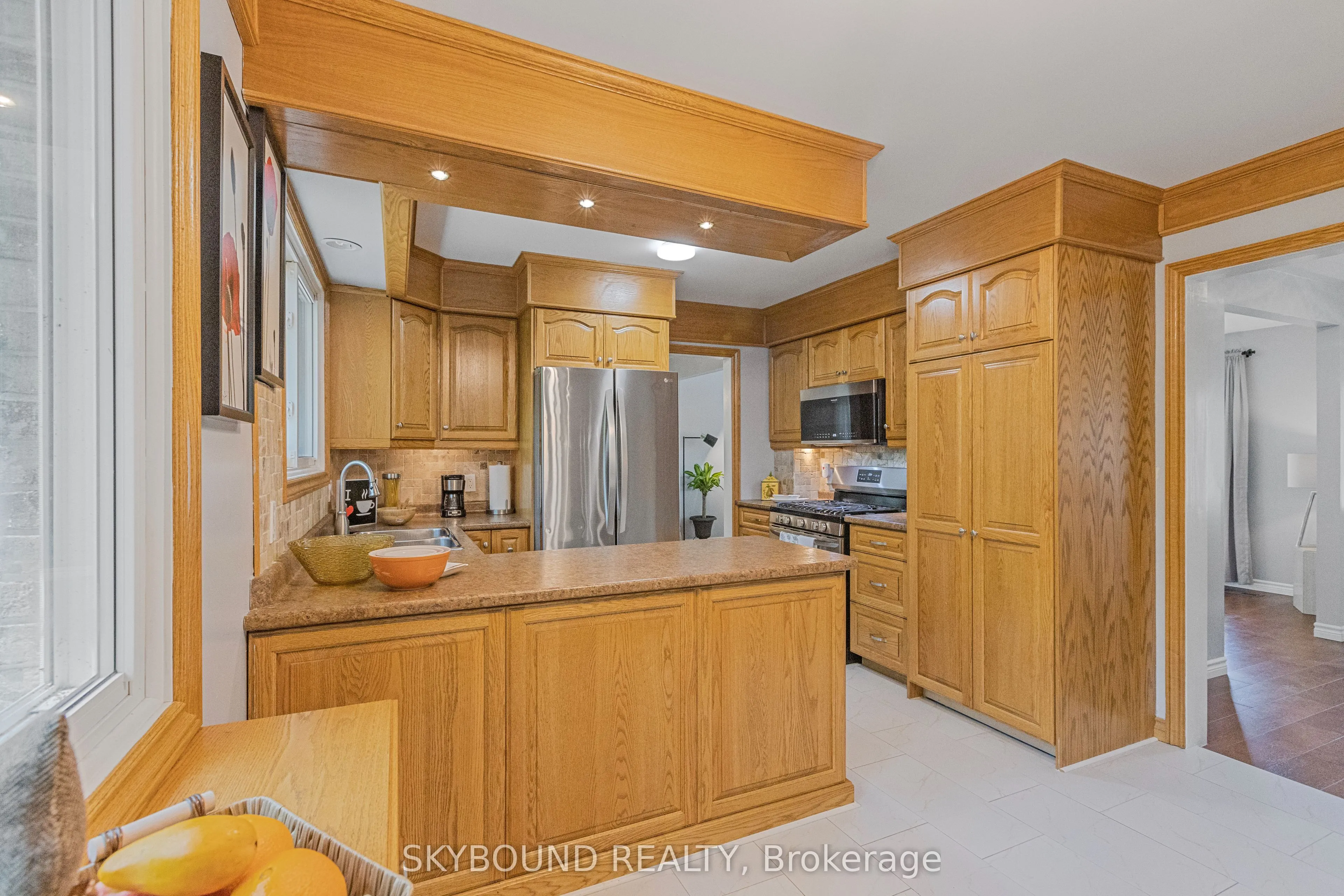 6 Roselawn Court