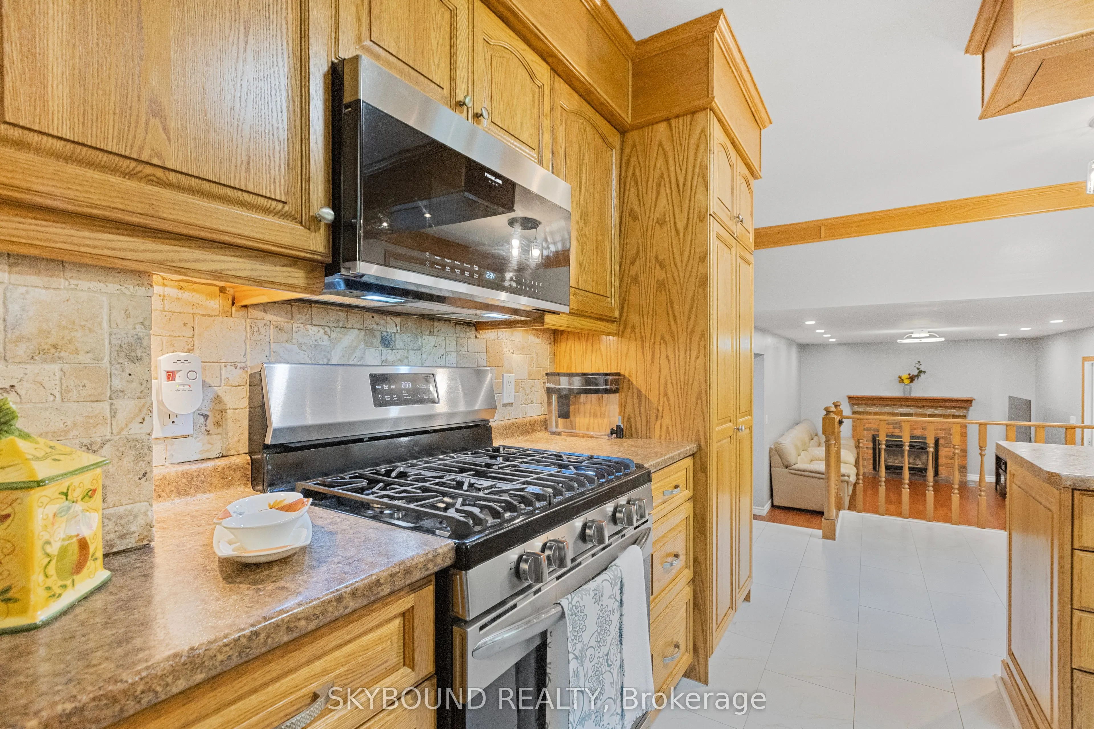 6 Roselawn Court