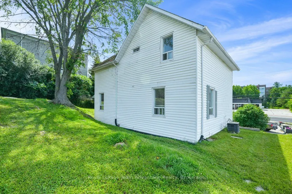 76 Bowes Street