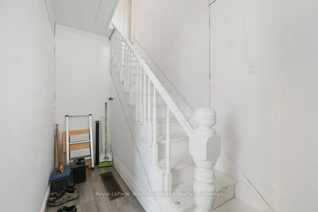 76 Bowes Street