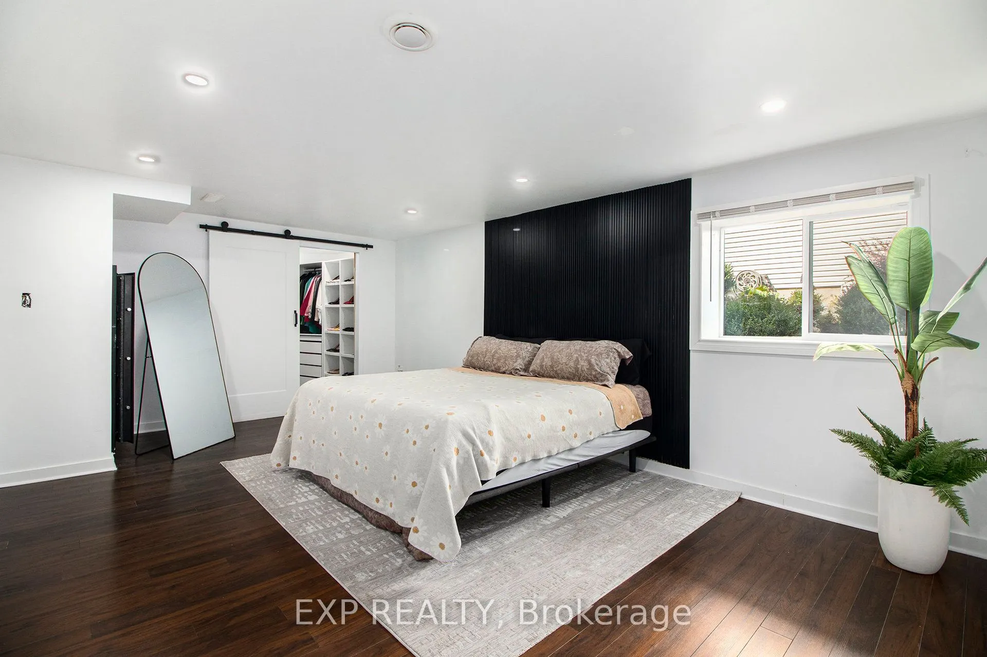 234 Sandra Crescent