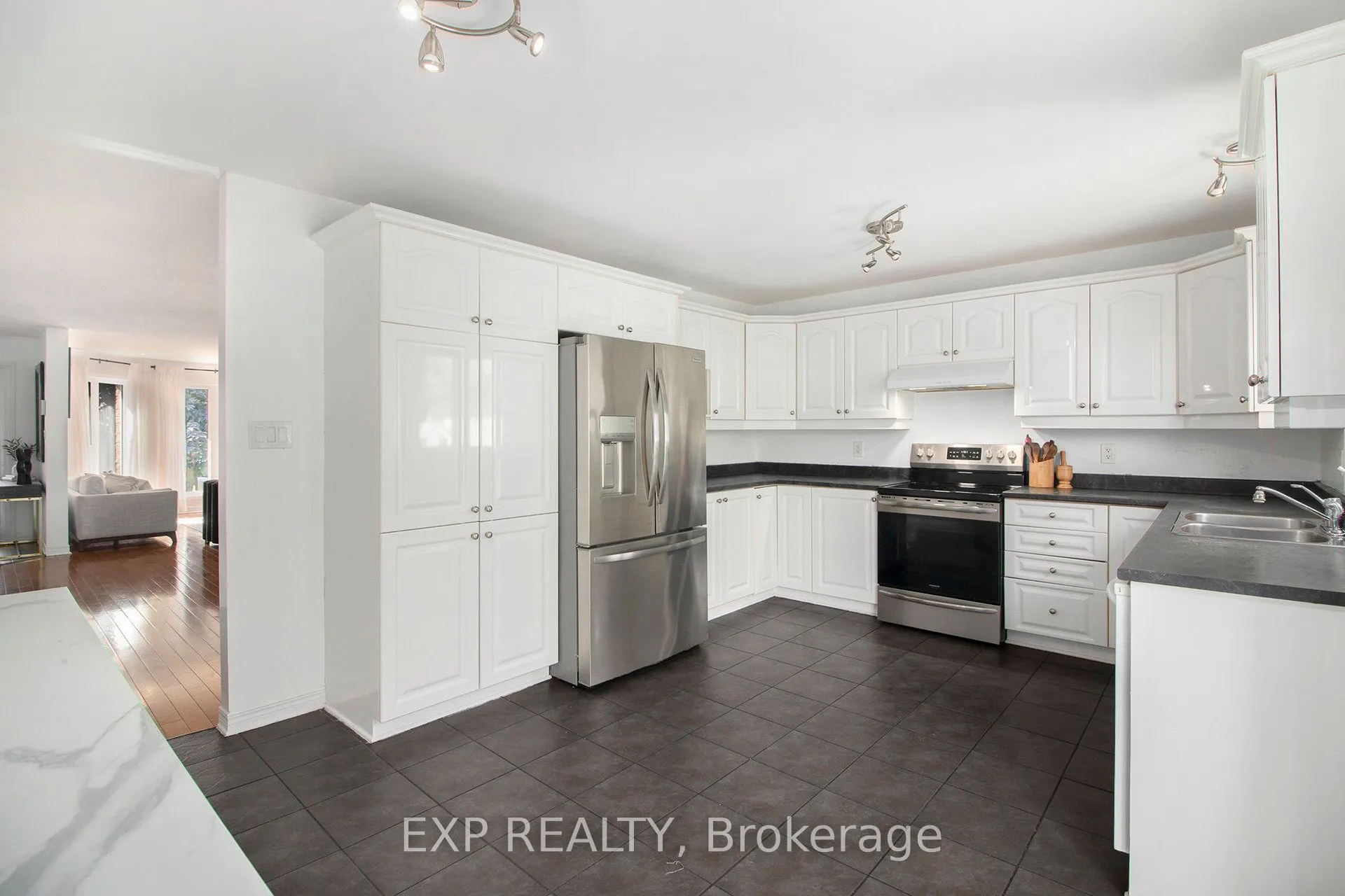 234 Sandra Crescent