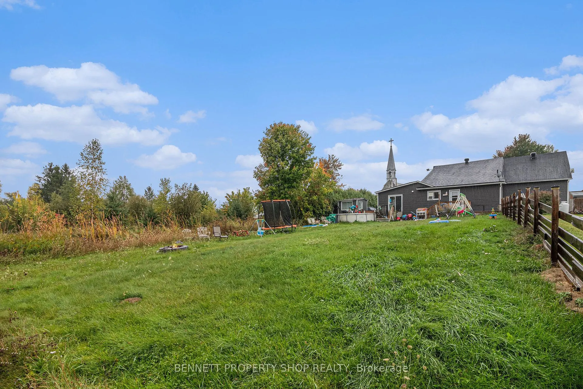 2489 Du Lac Road
