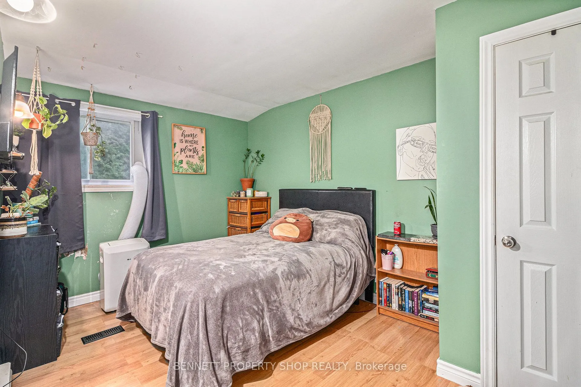 2489 Du Lac Road
