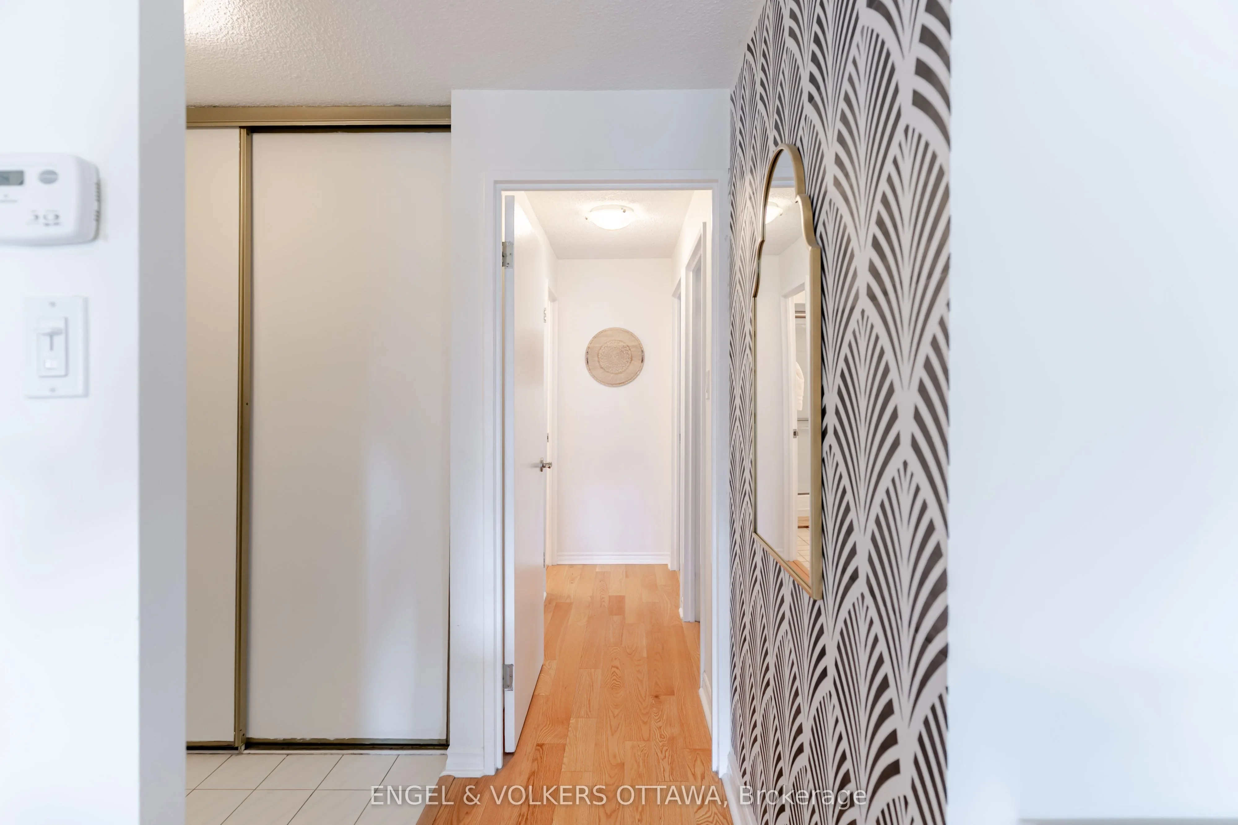 1171 Ambleside Drive, #606