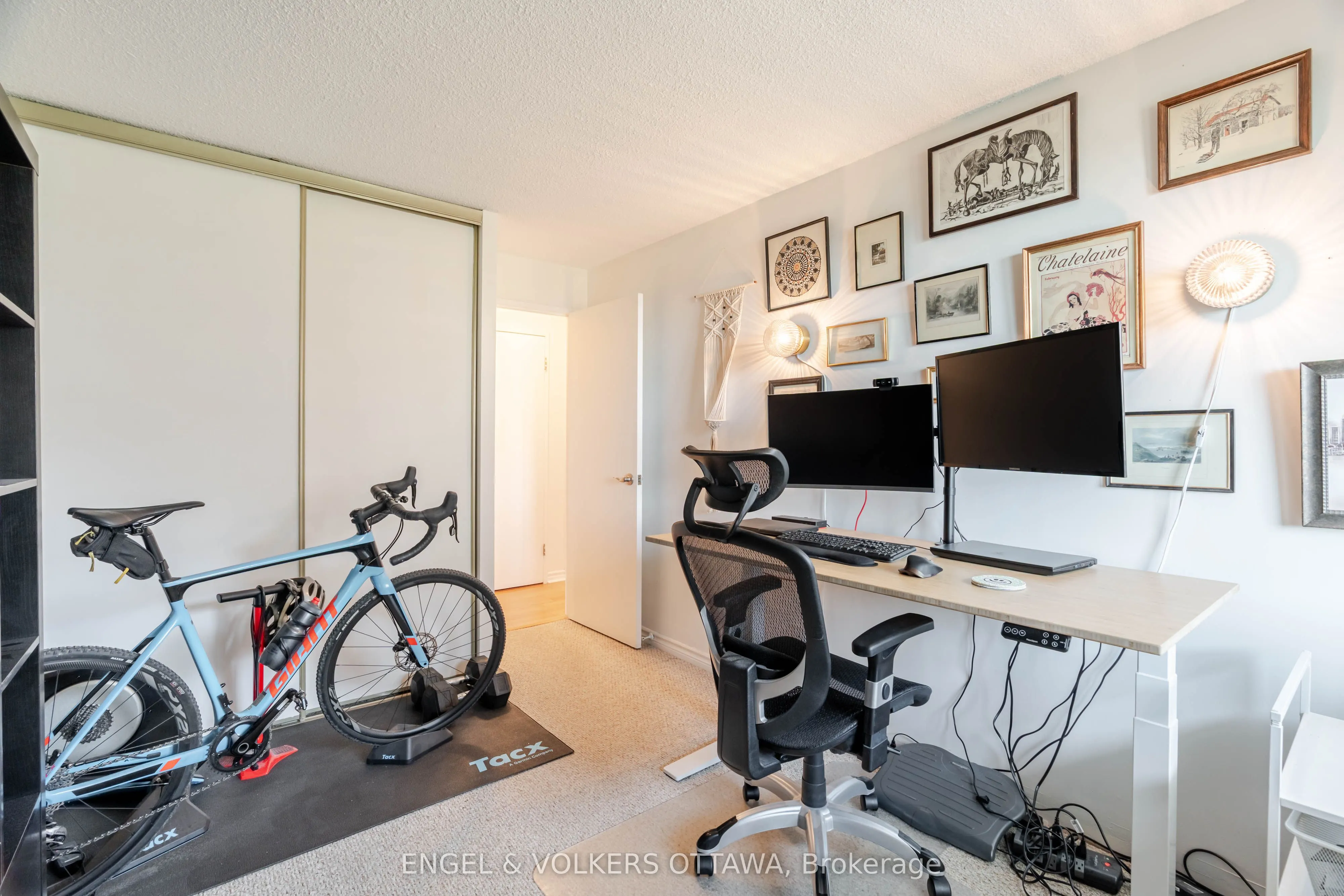 1171 Ambleside Drive, #606