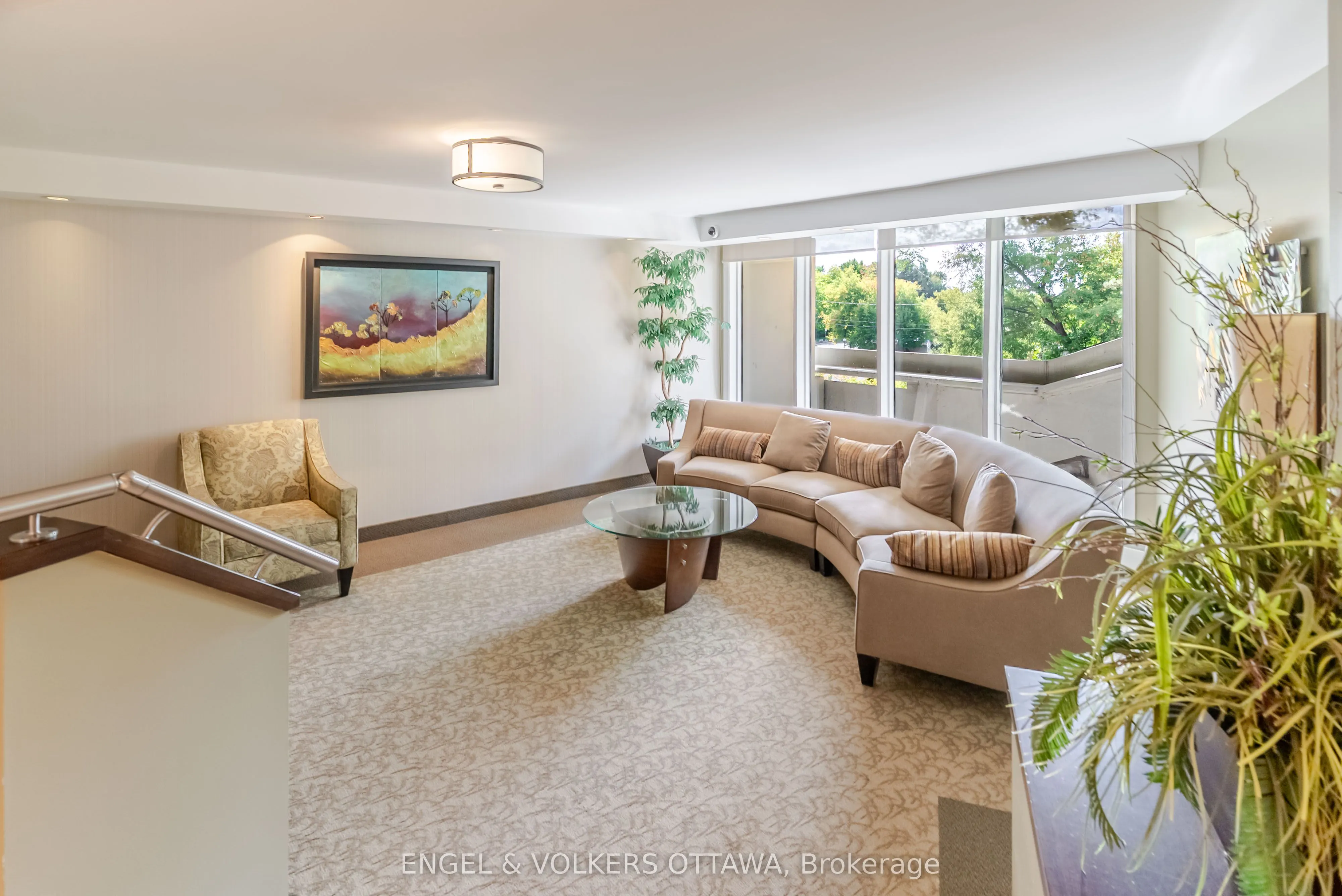 1171 Ambleside Drive, #606