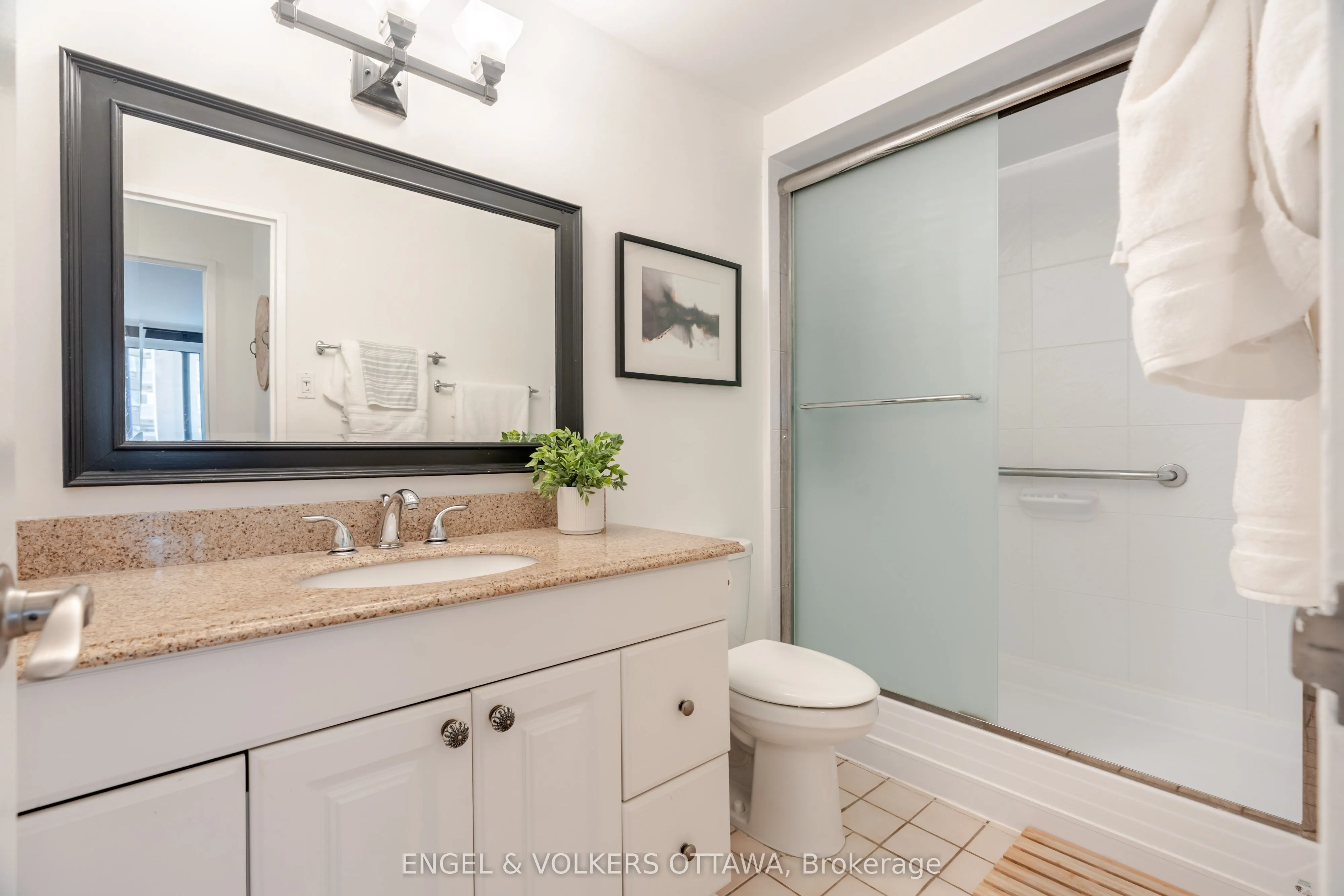 1171 Ambleside Drive, #606