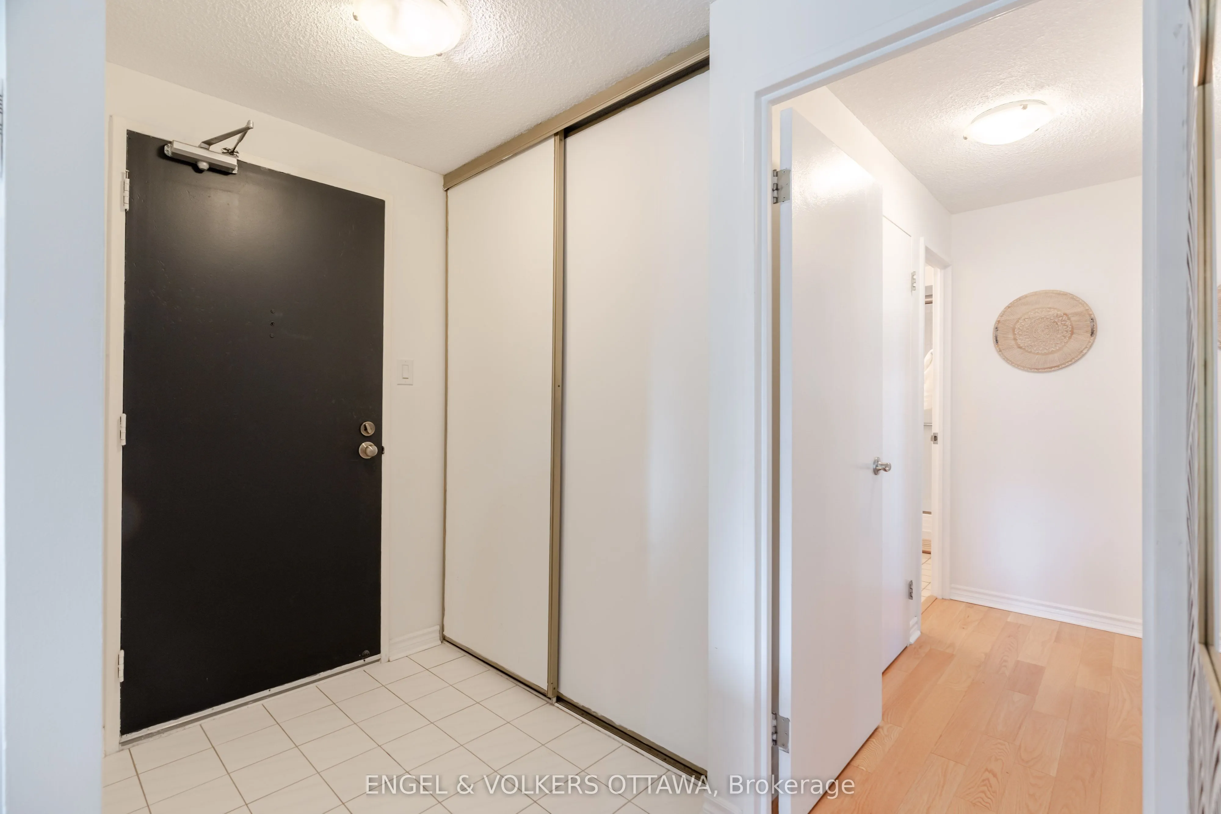 1171 Ambleside Drive, #606