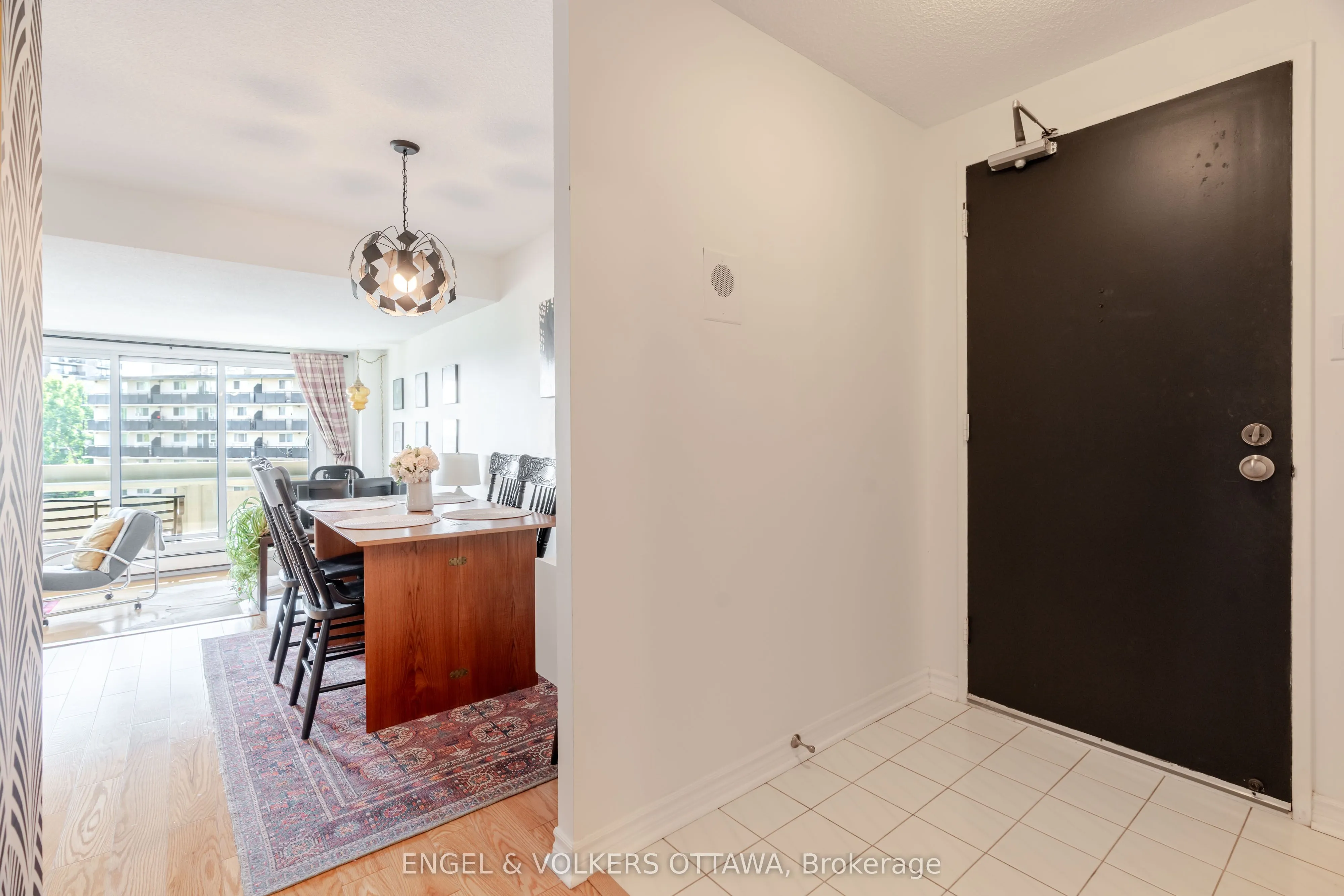 1171 Ambleside Drive, #606