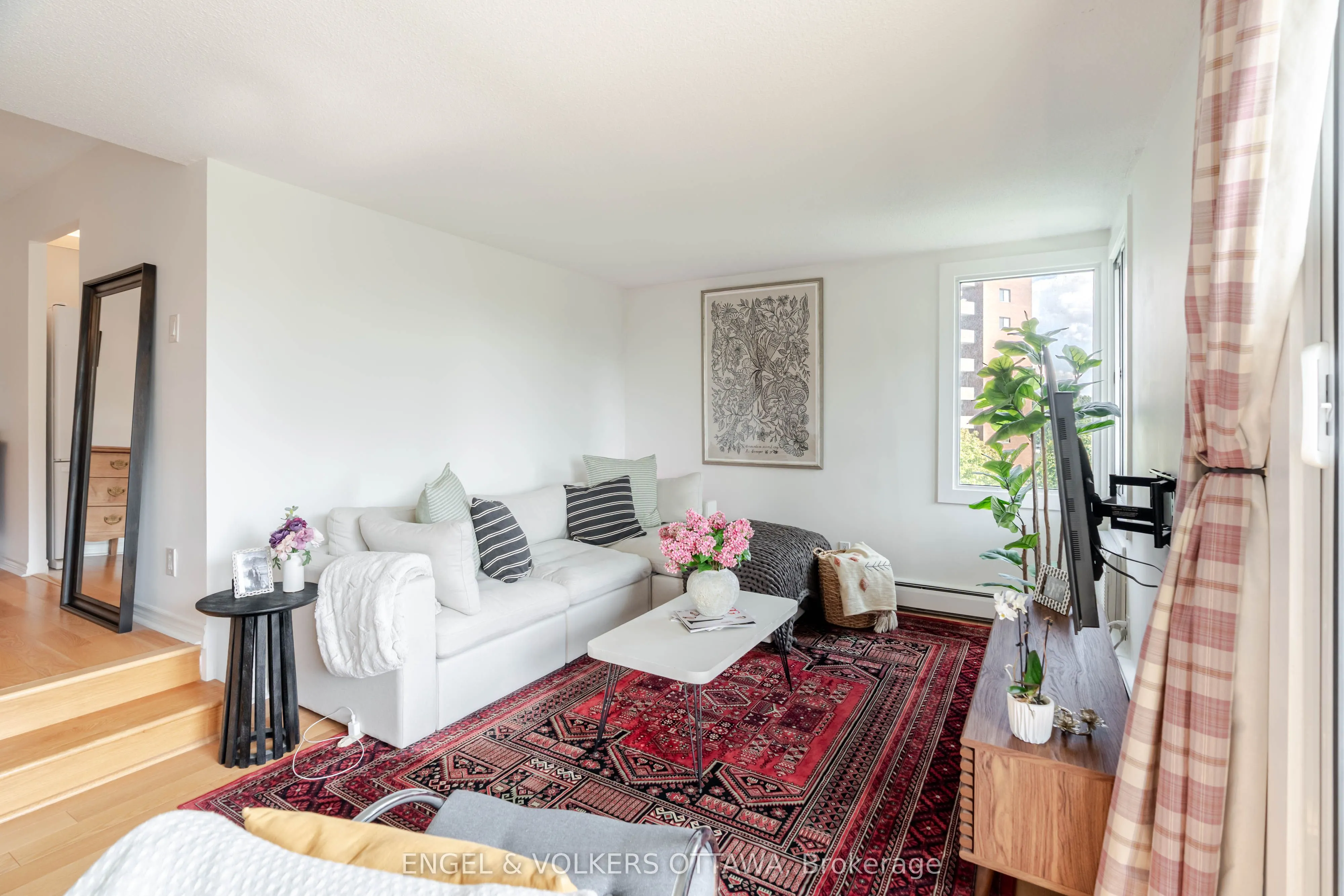 1171 Ambleside Drive, #606