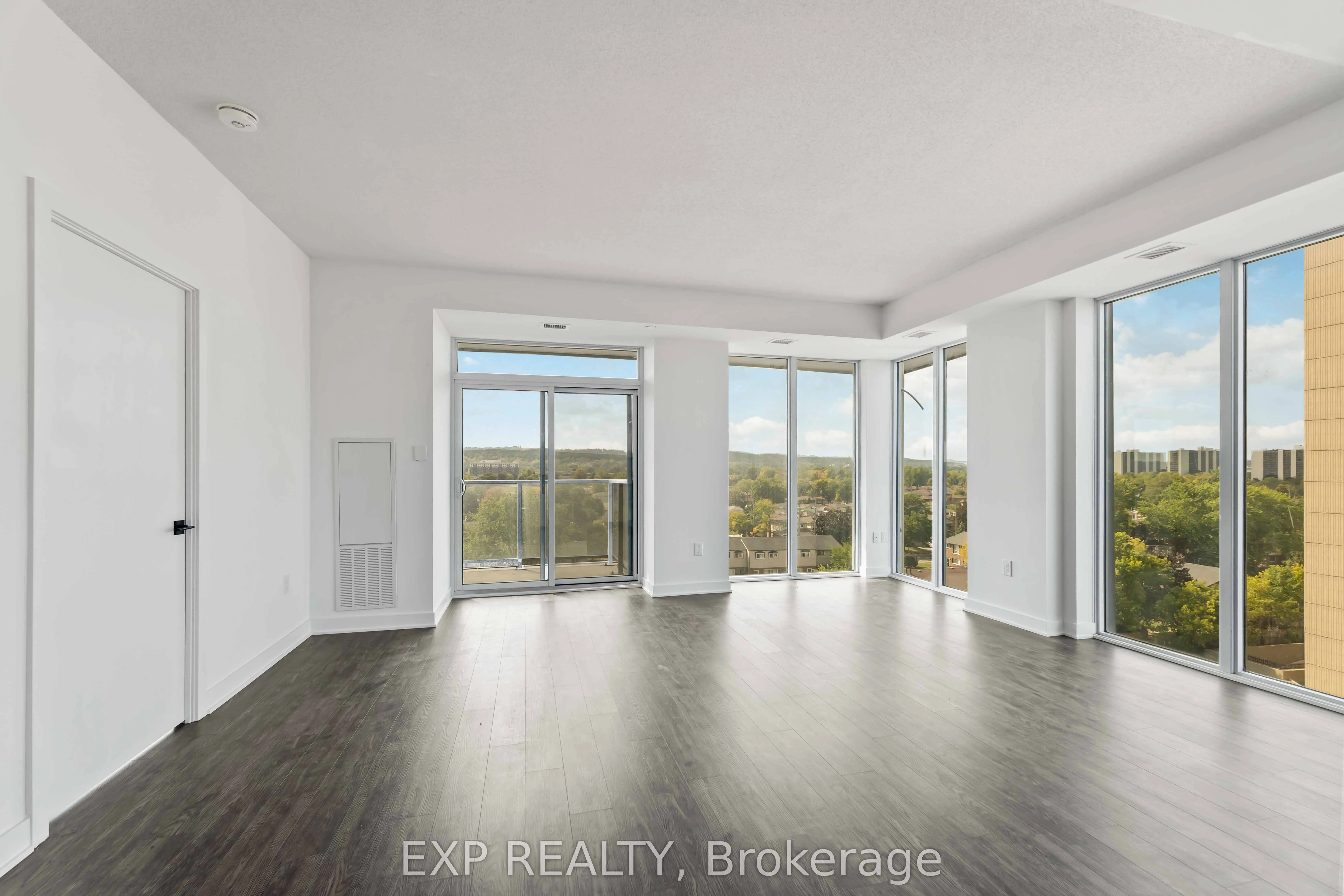 2782 Barton Street E, #606