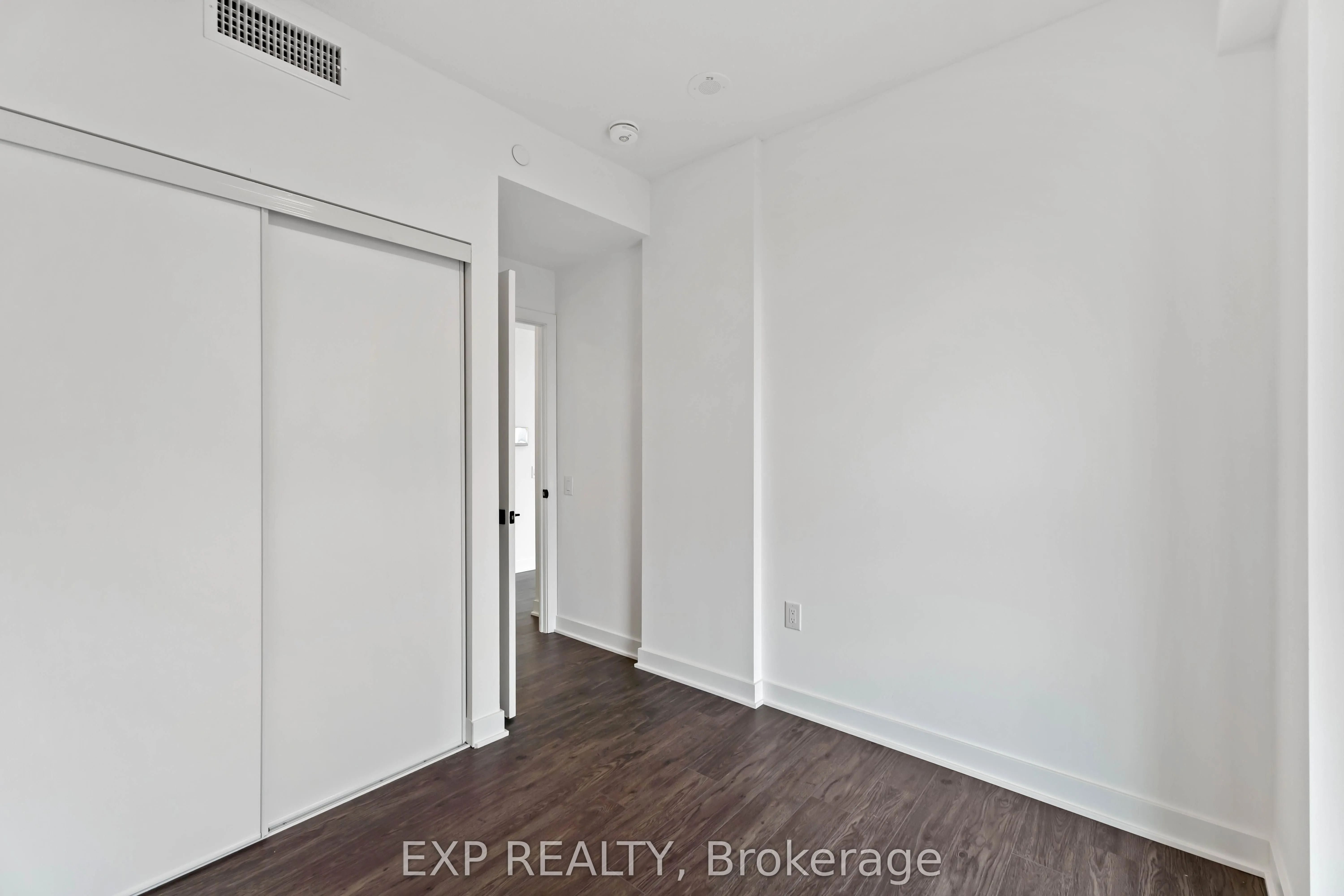 2782 Barton Street E, #606