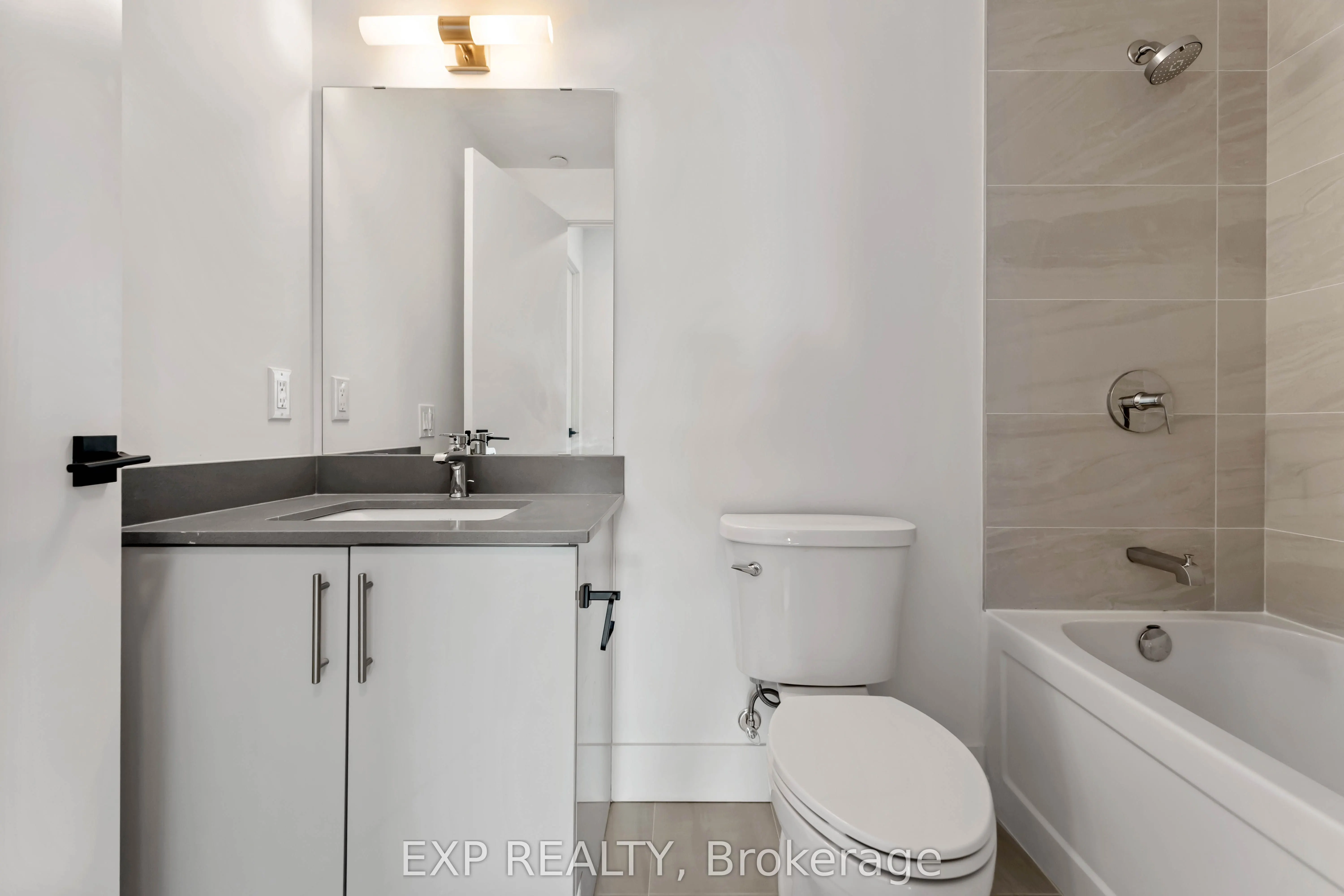 2782 Barton Street E, #606