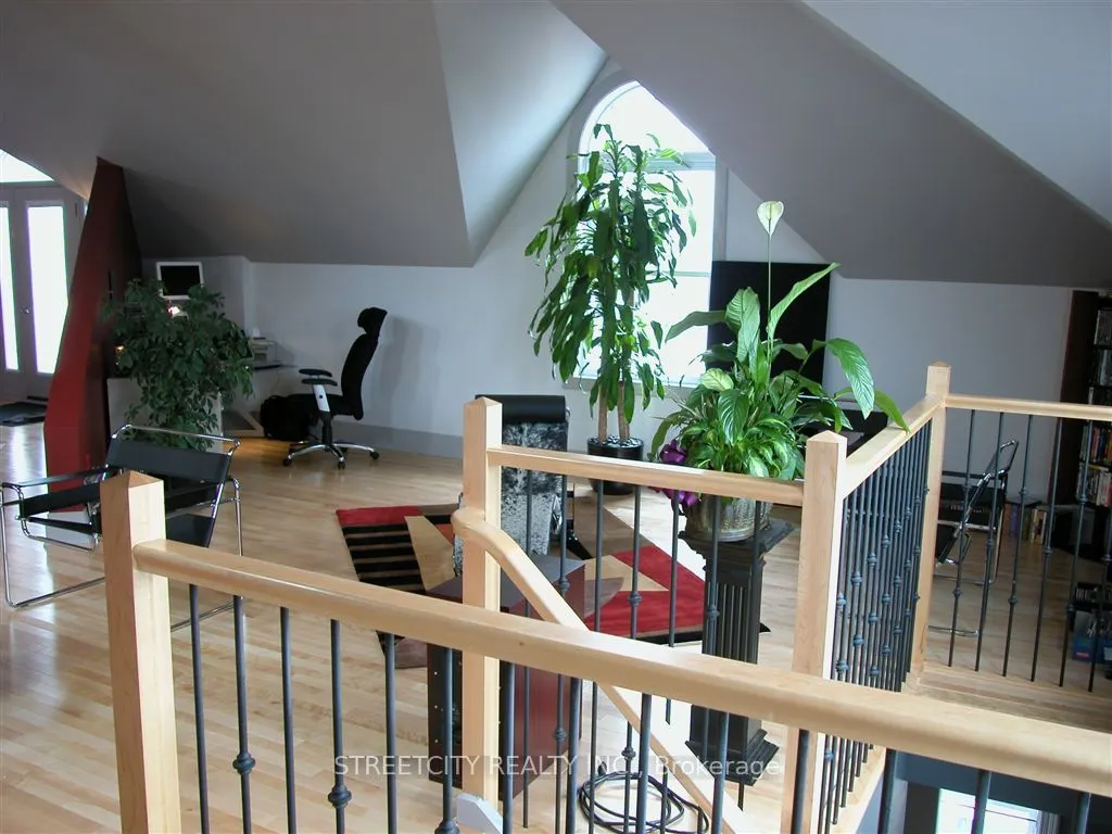 339 Horton Street E, #301