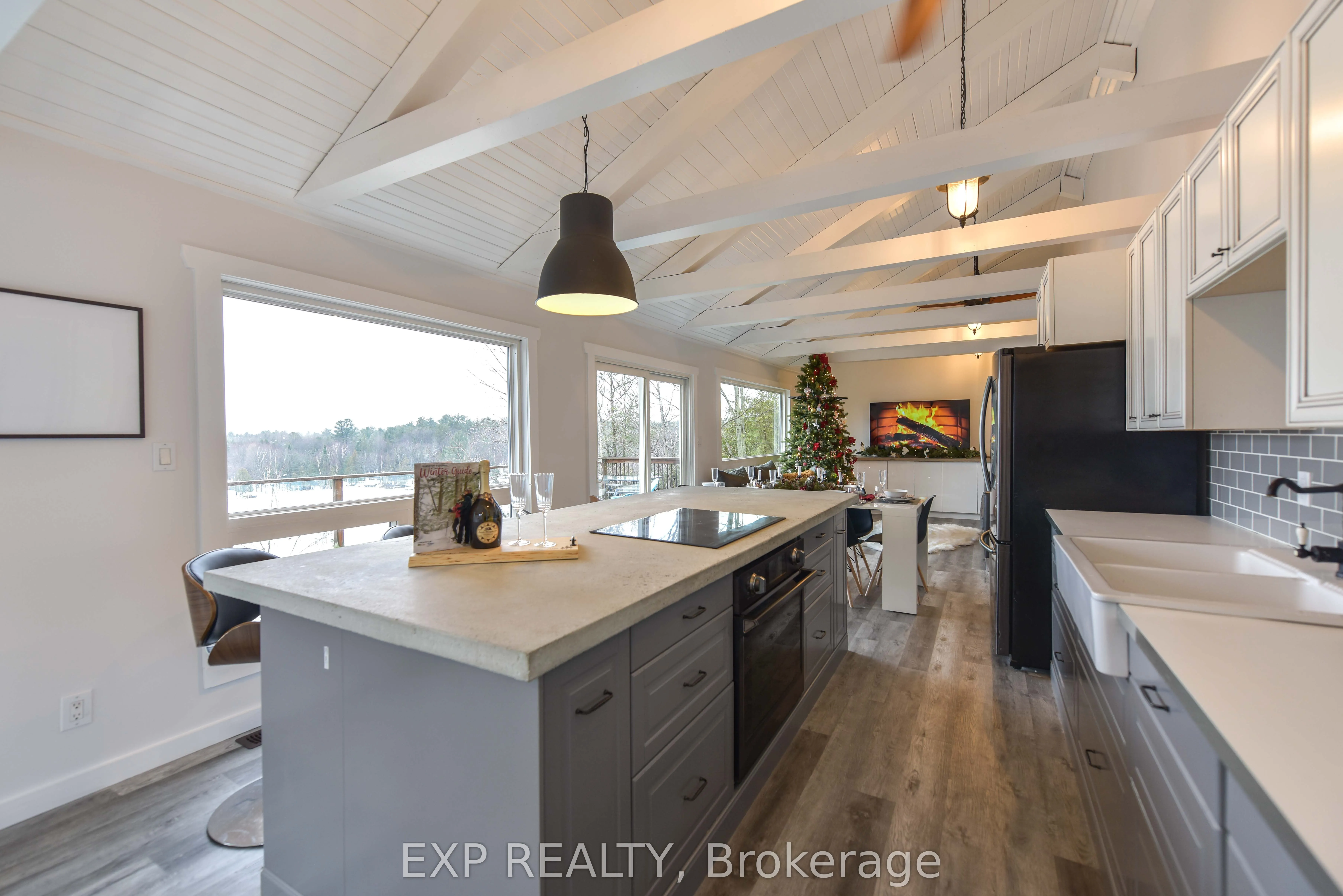 1047 WHYMAN Road