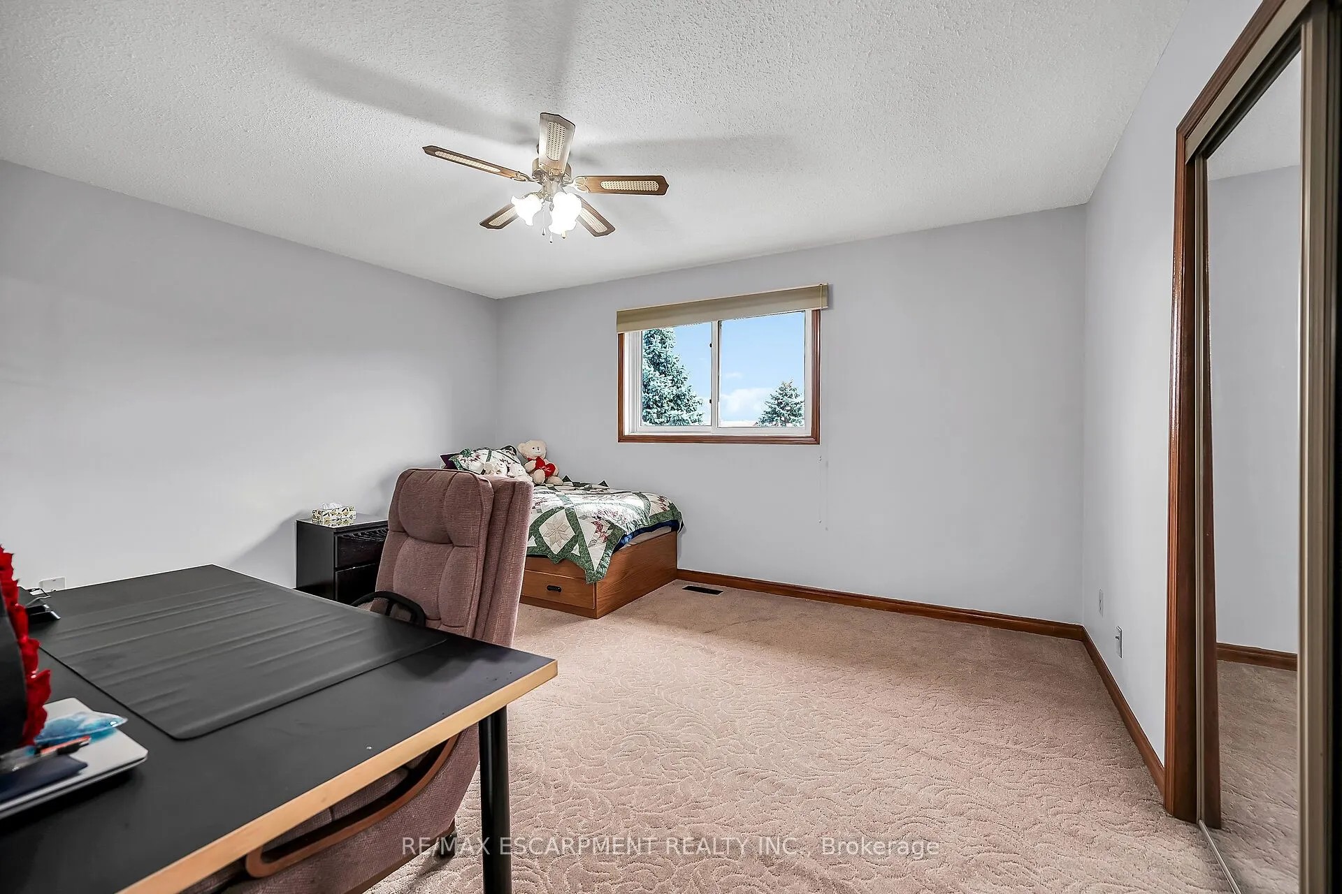 140 SOLOMON Crescent
