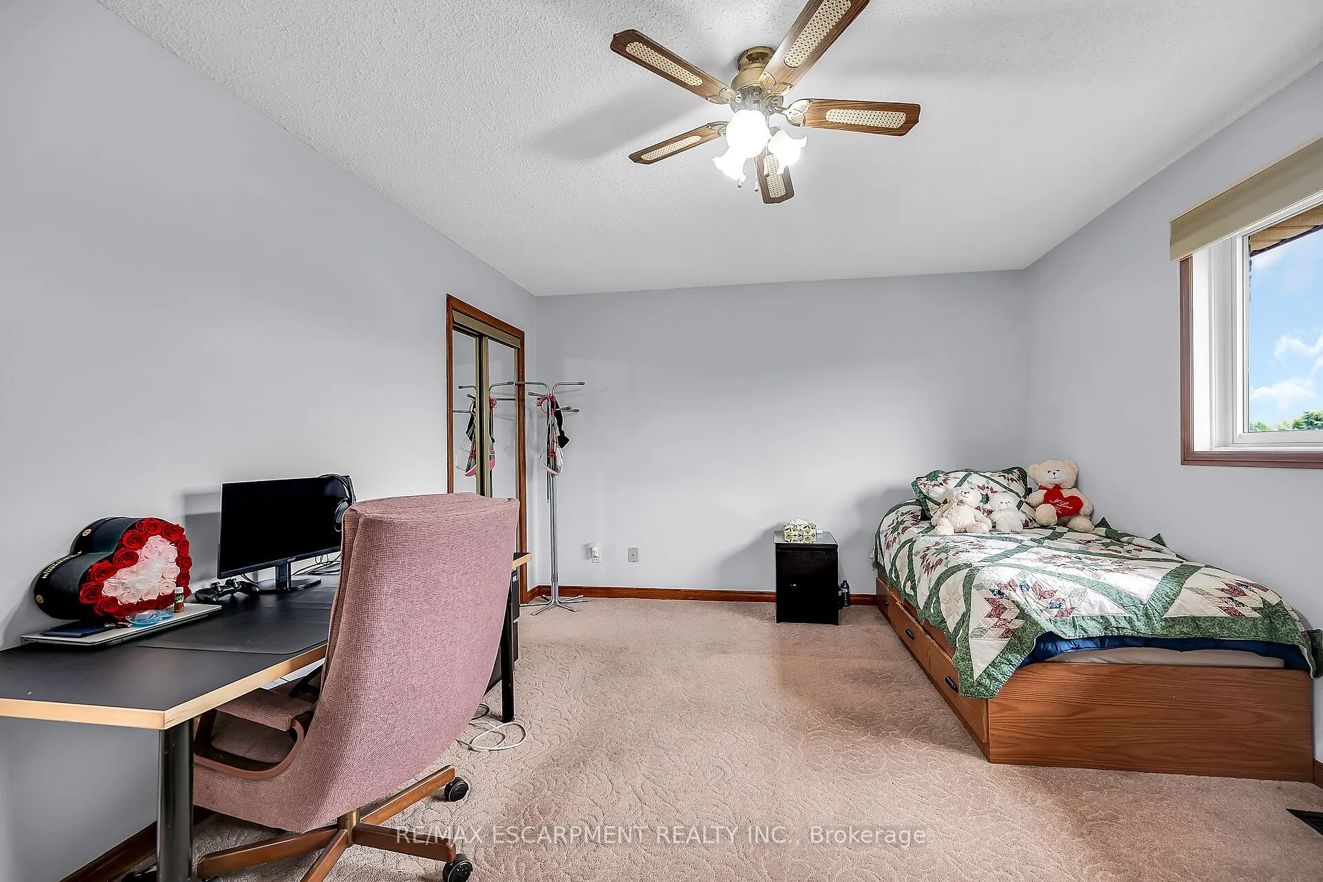 140 SOLOMON Crescent