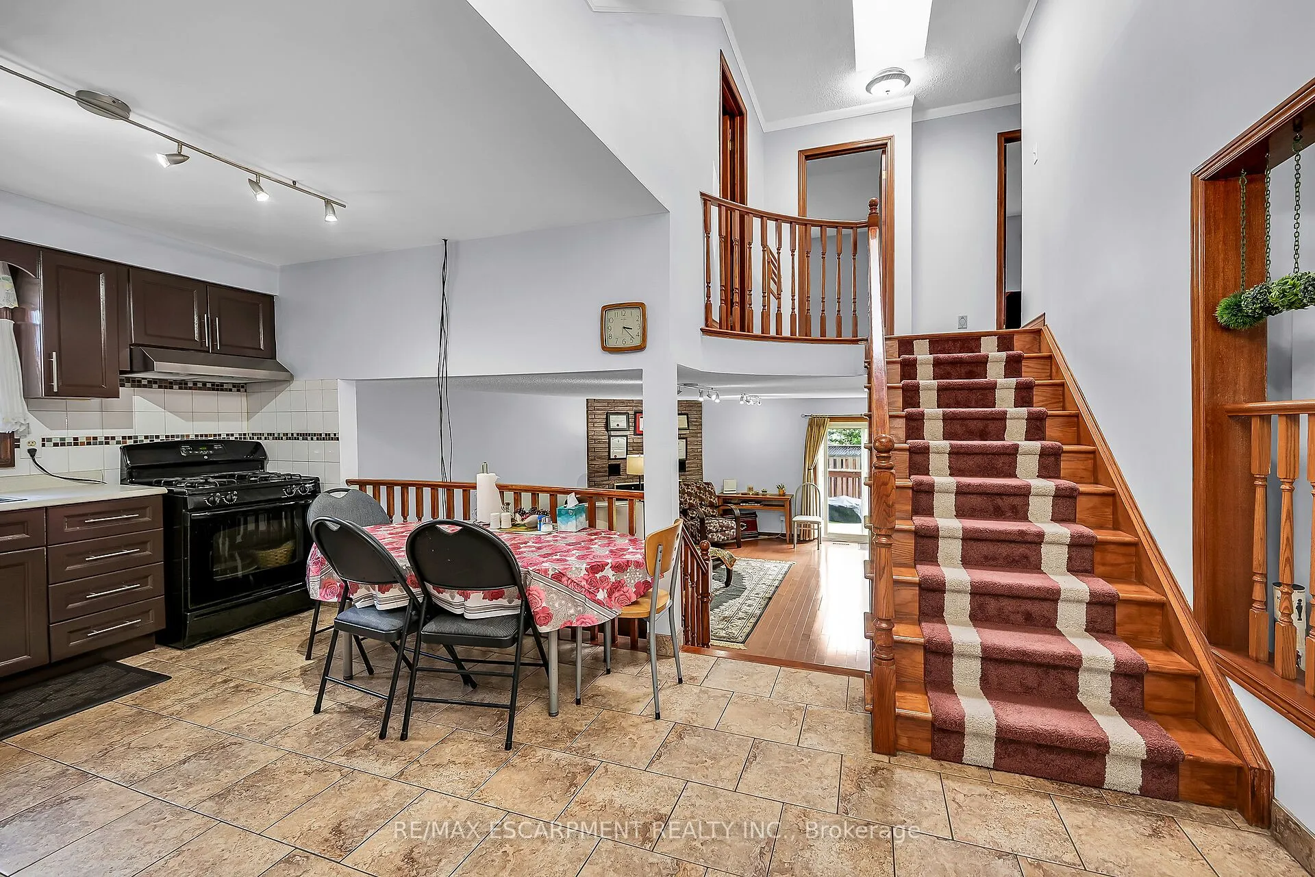 140 SOLOMON Crescent
