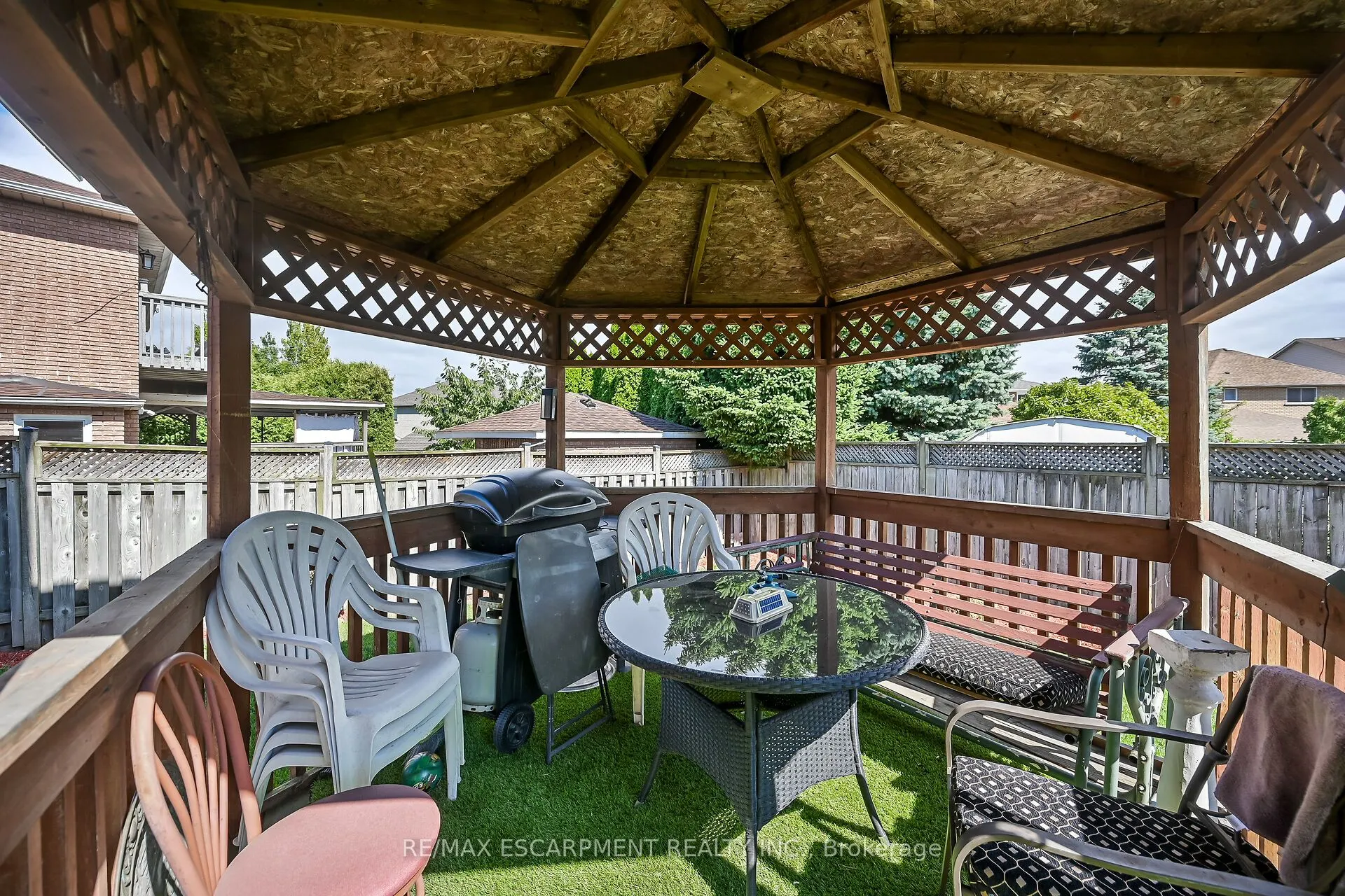 140 SOLOMON Crescent