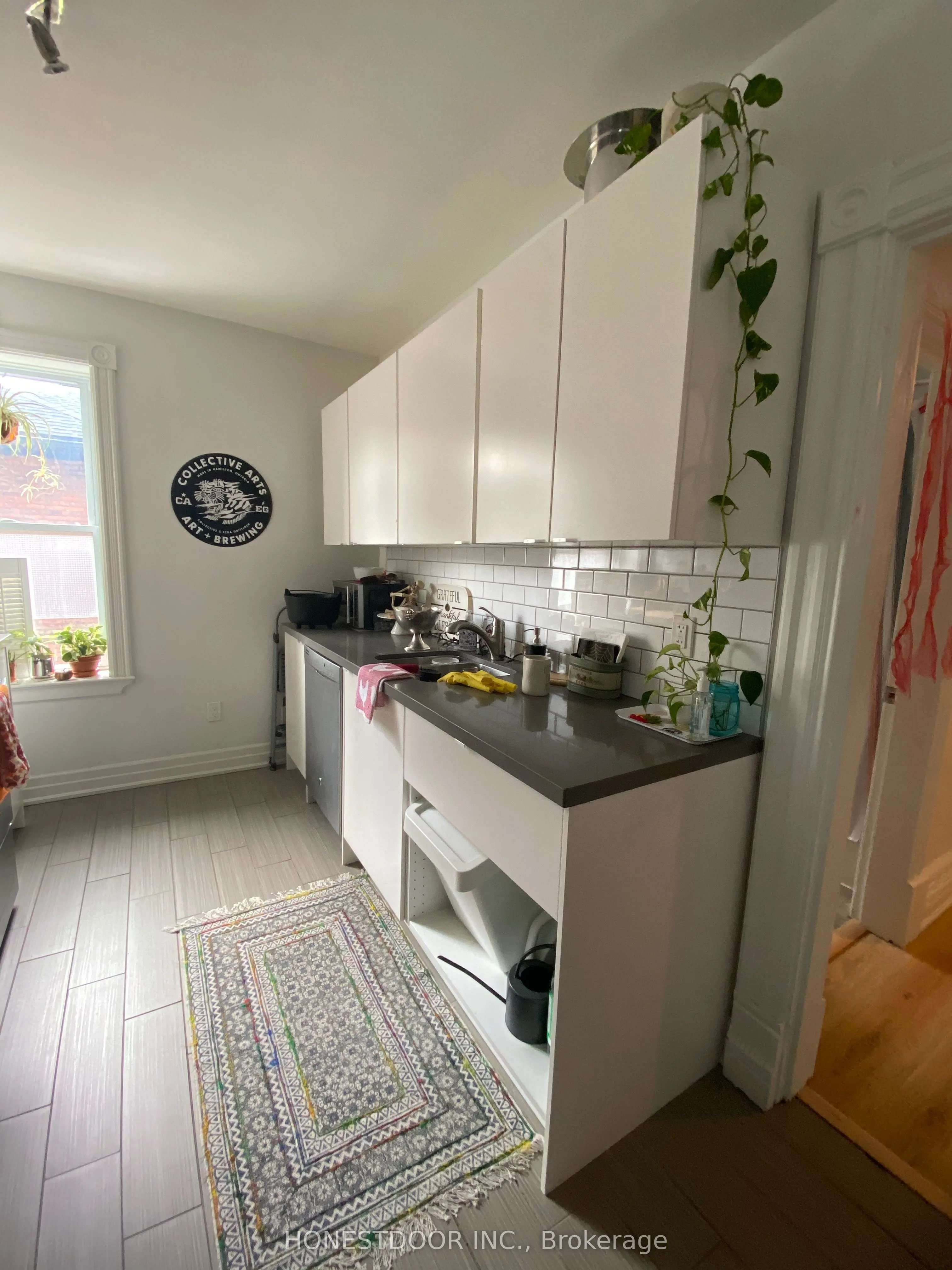 103 Victoria Avenue S