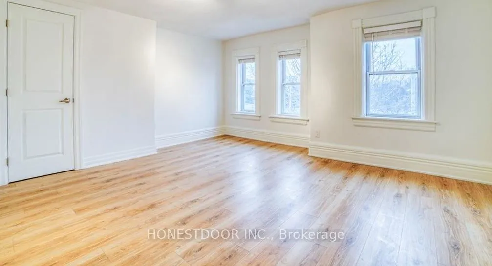 103 Victoria Avenue S