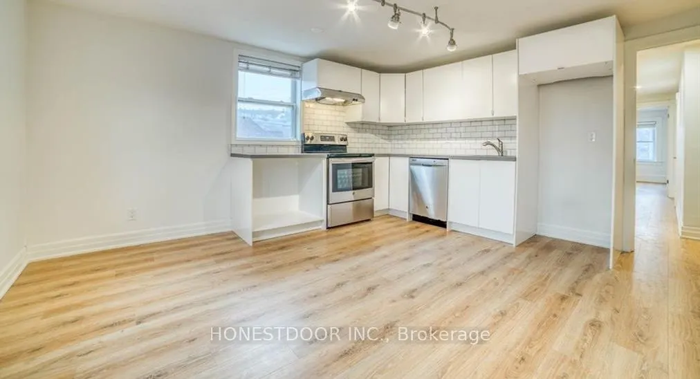 103 Victoria Avenue S