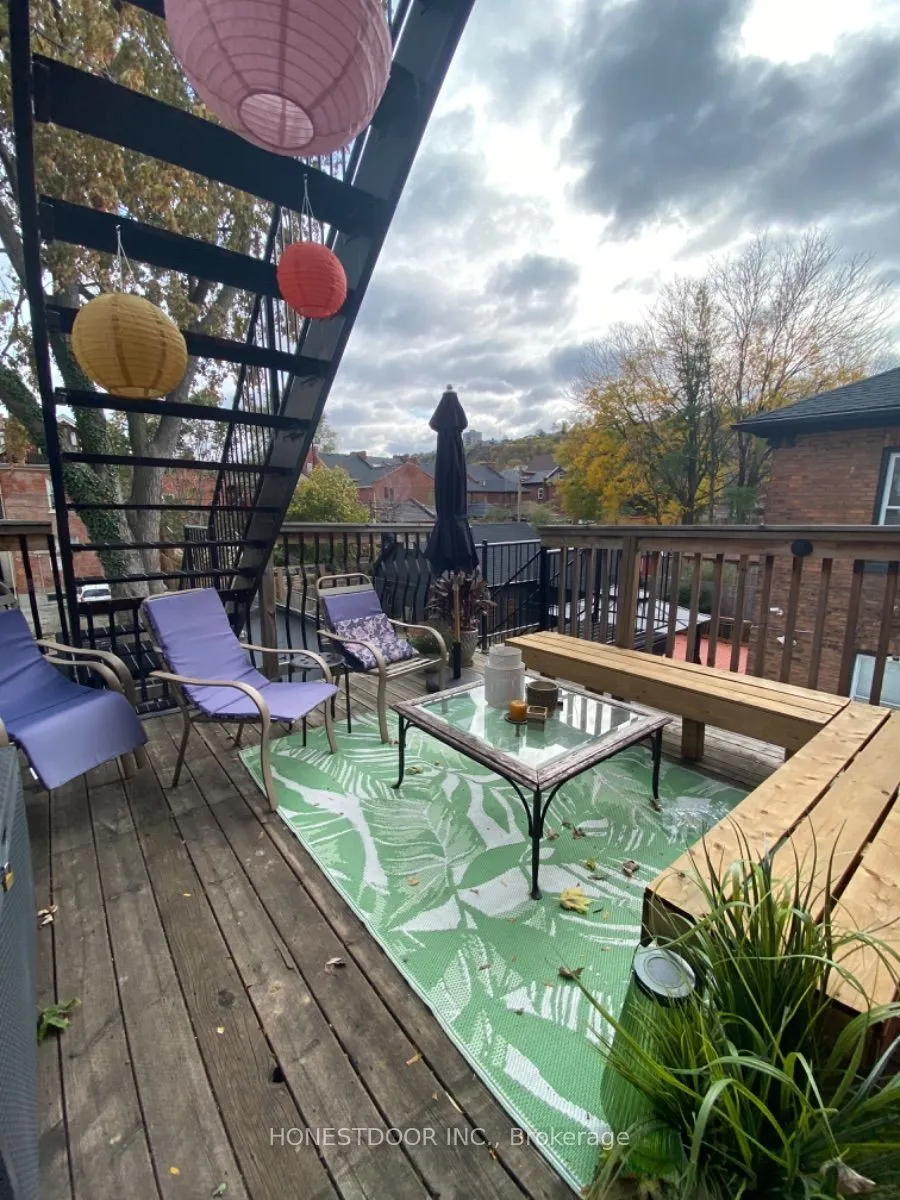 103 Victoria Avenue S