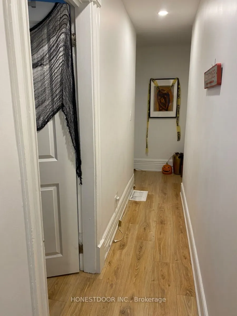 103 Victoria Avenue S