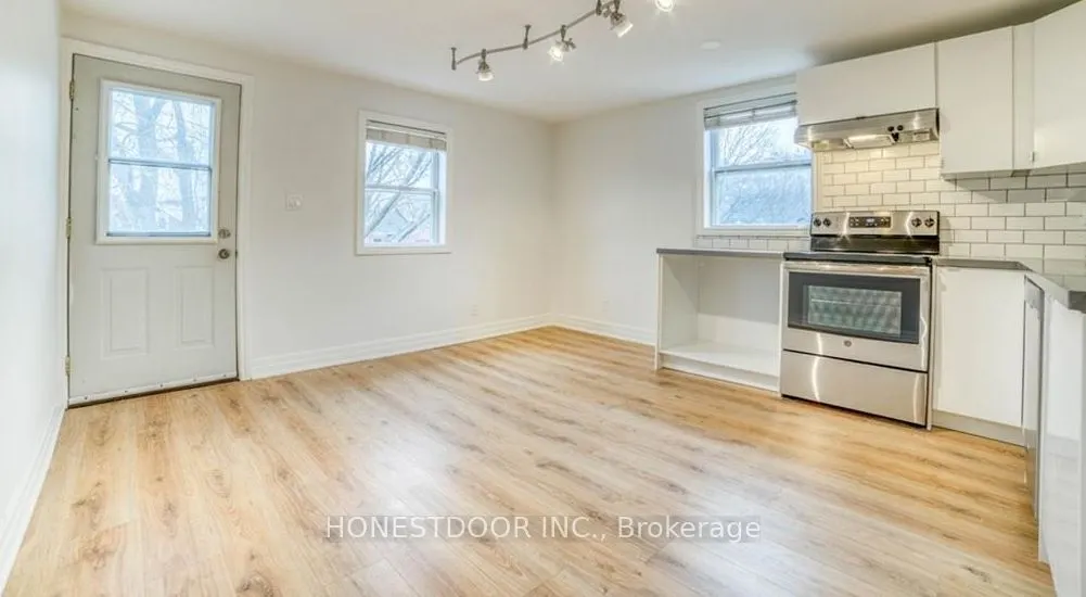 103 Victoria Avenue S