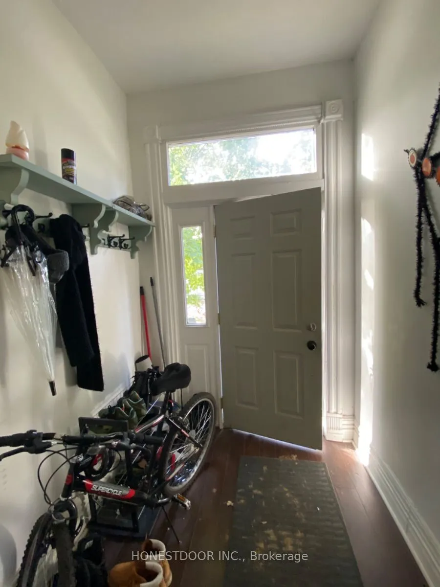 103 Victoria Avenue S