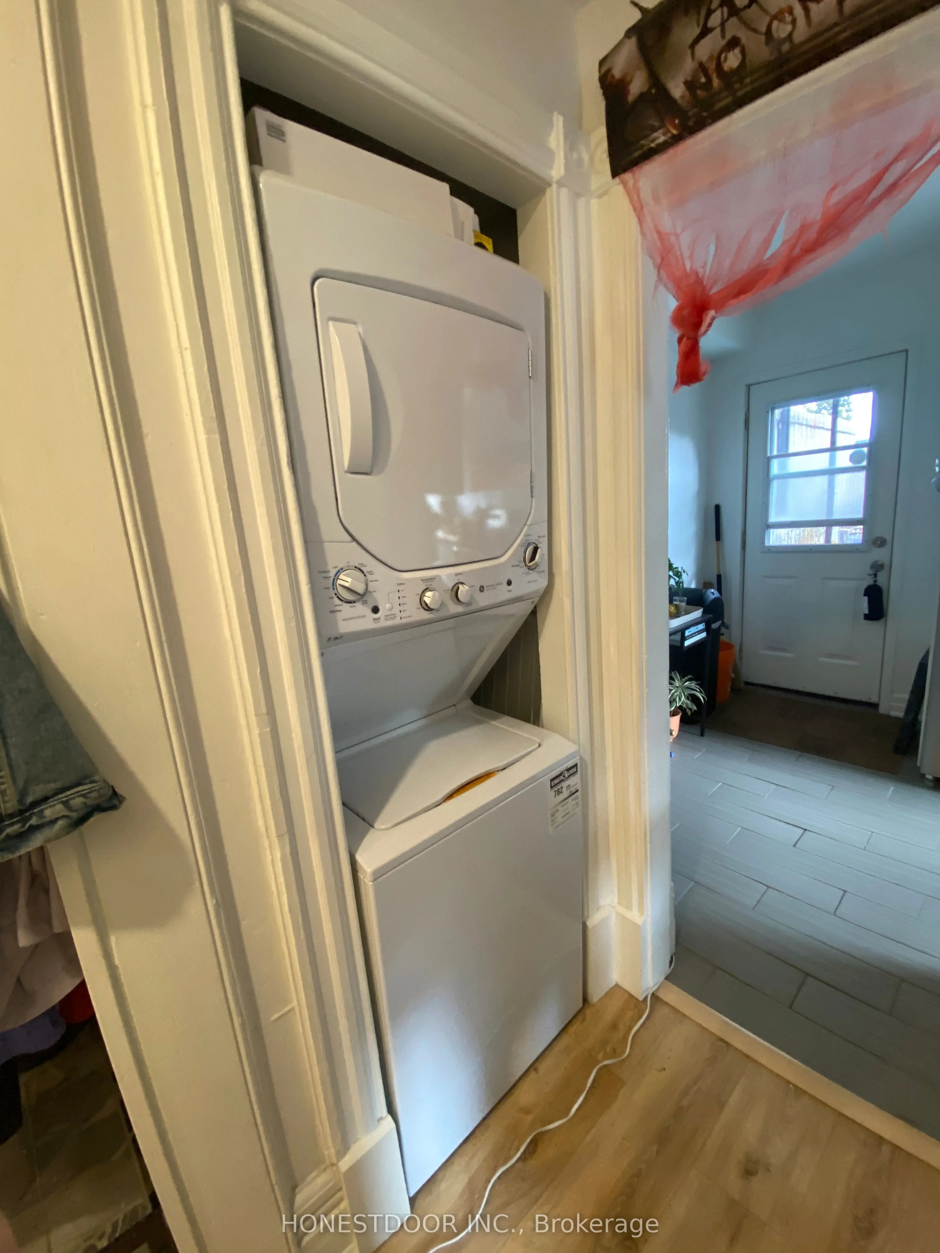 103 Victoria Avenue S