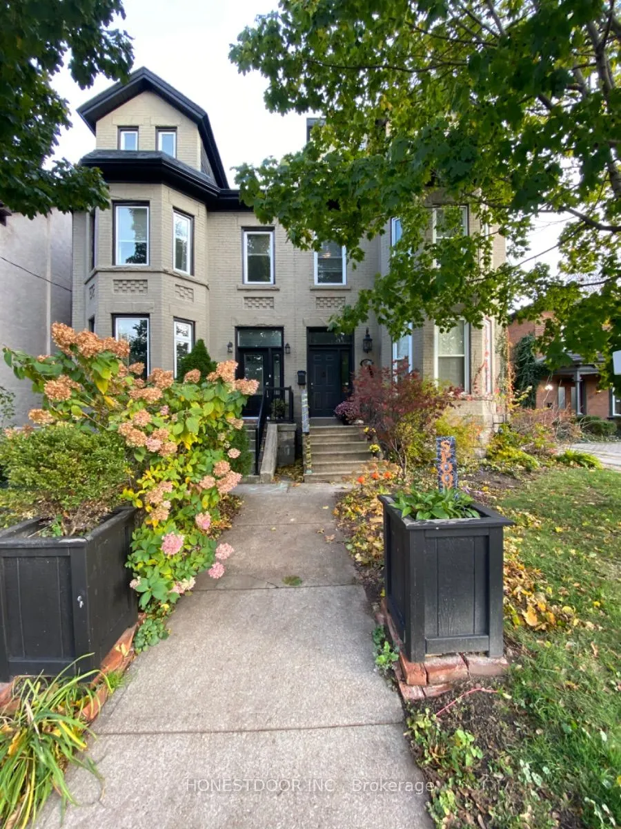 103 Victoria Avenue S